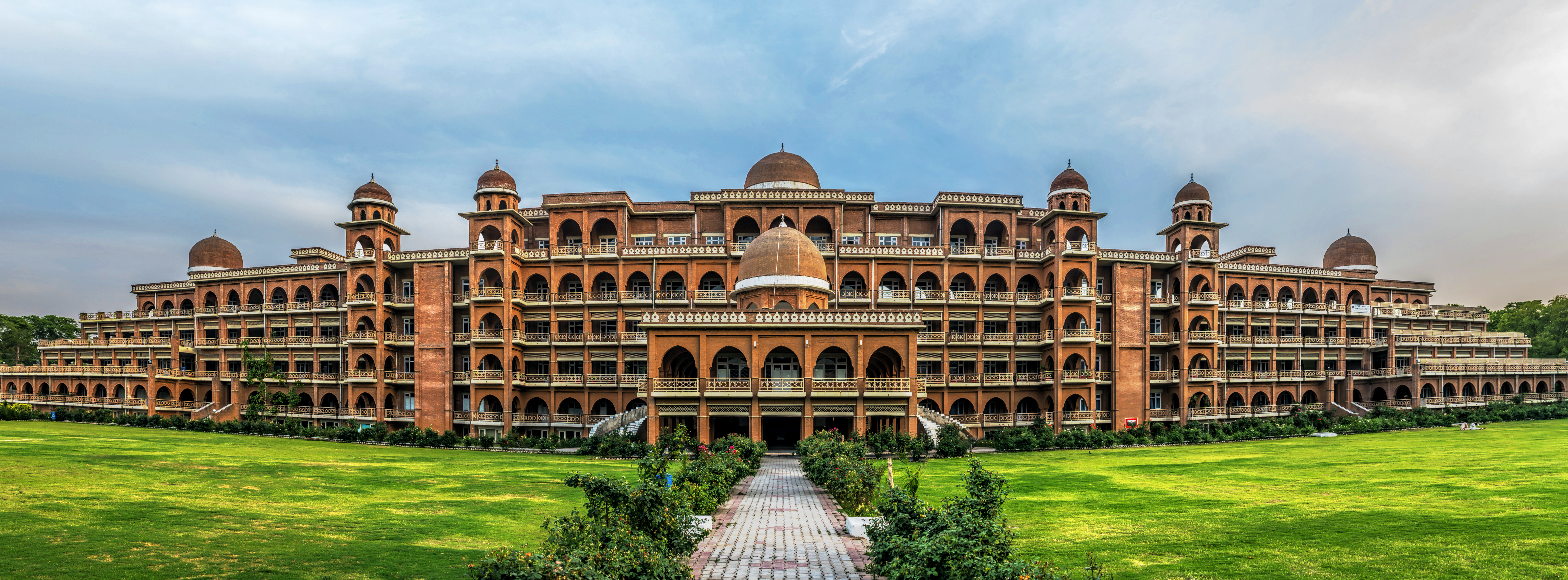 Universidad De Peshawar