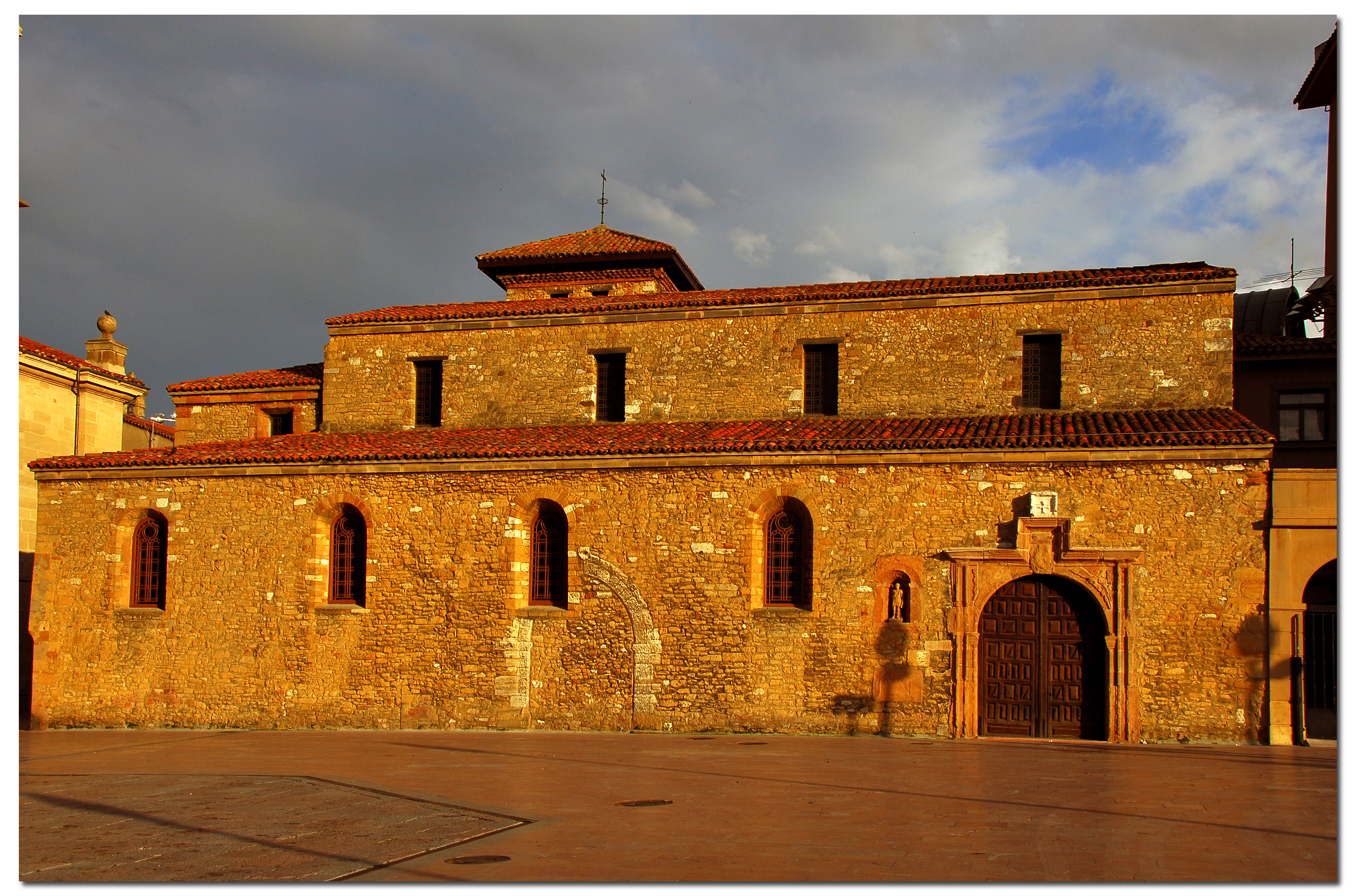Église De San Tirso, Oviedo
