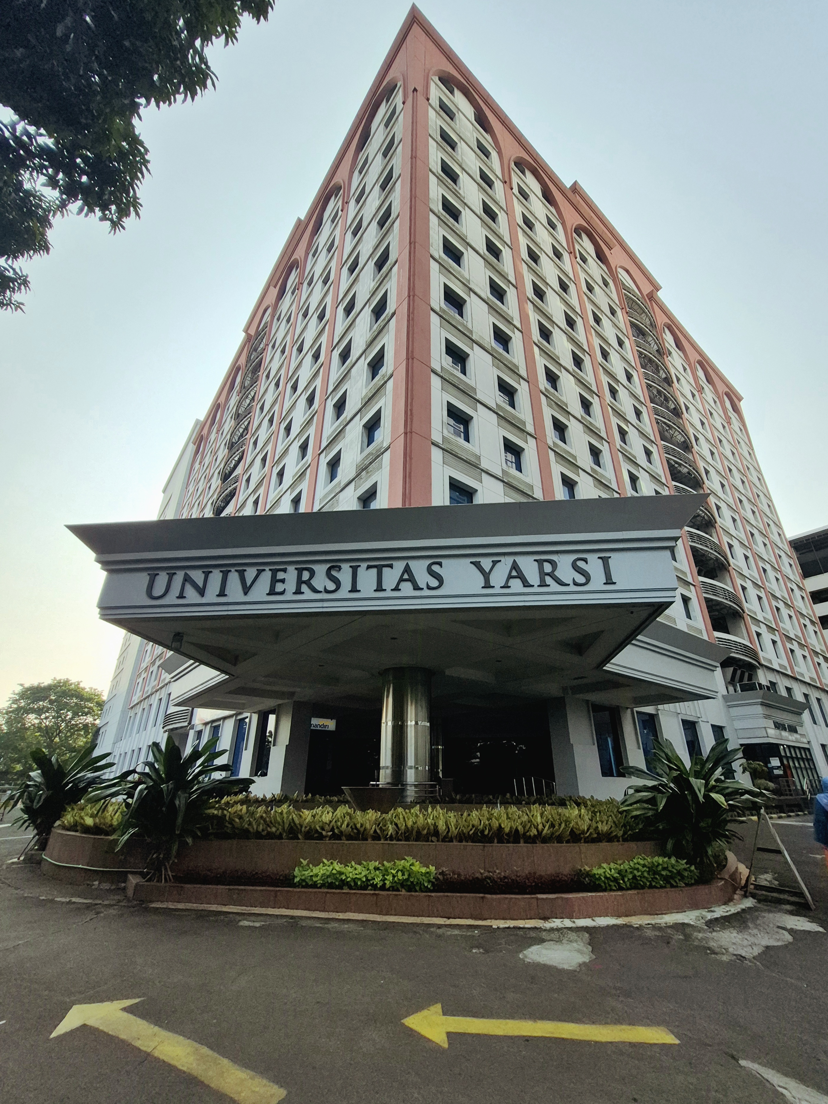 Yarsi Universität