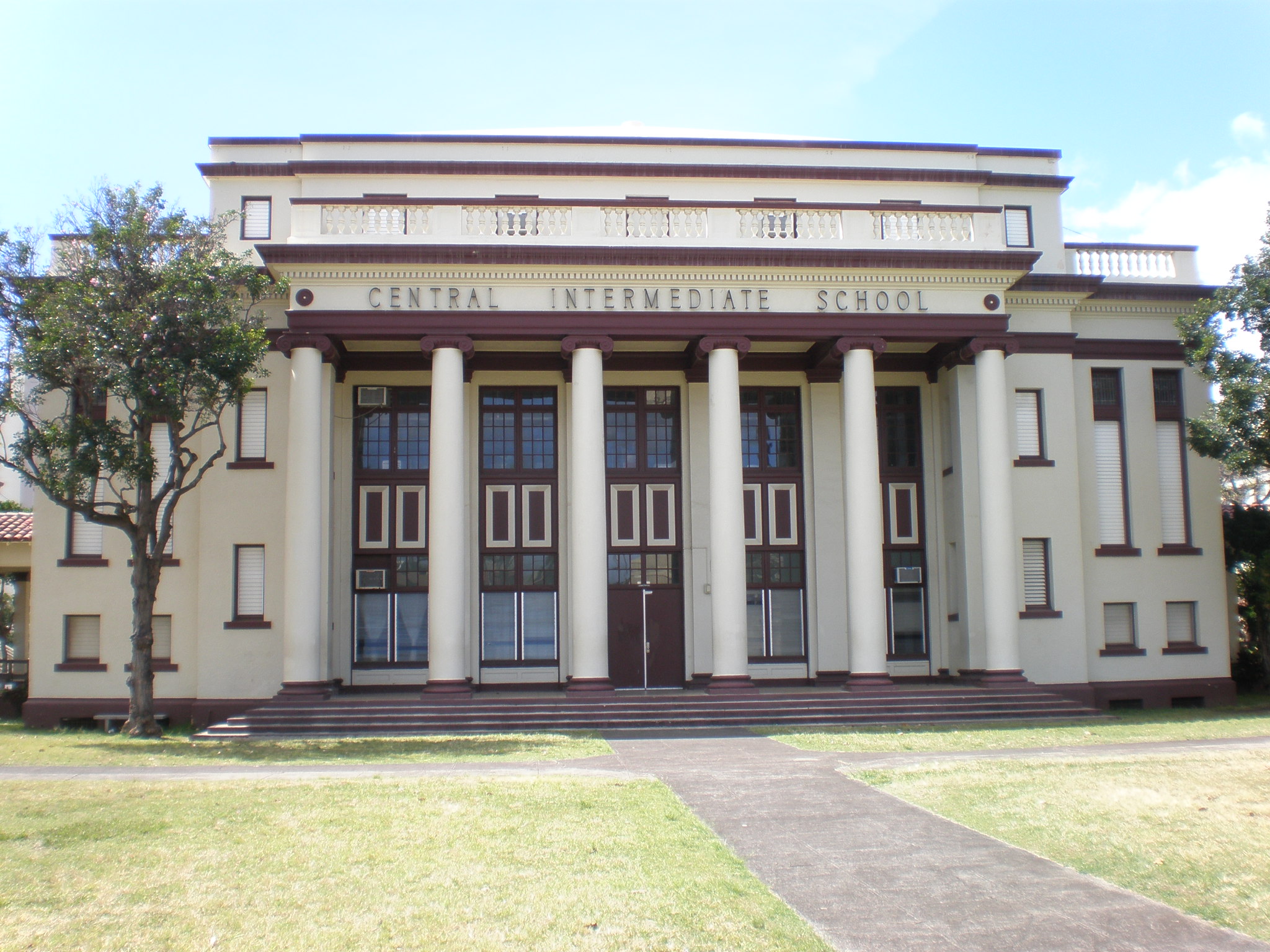 Princess Ruth Ke’Elikōlani Middle School