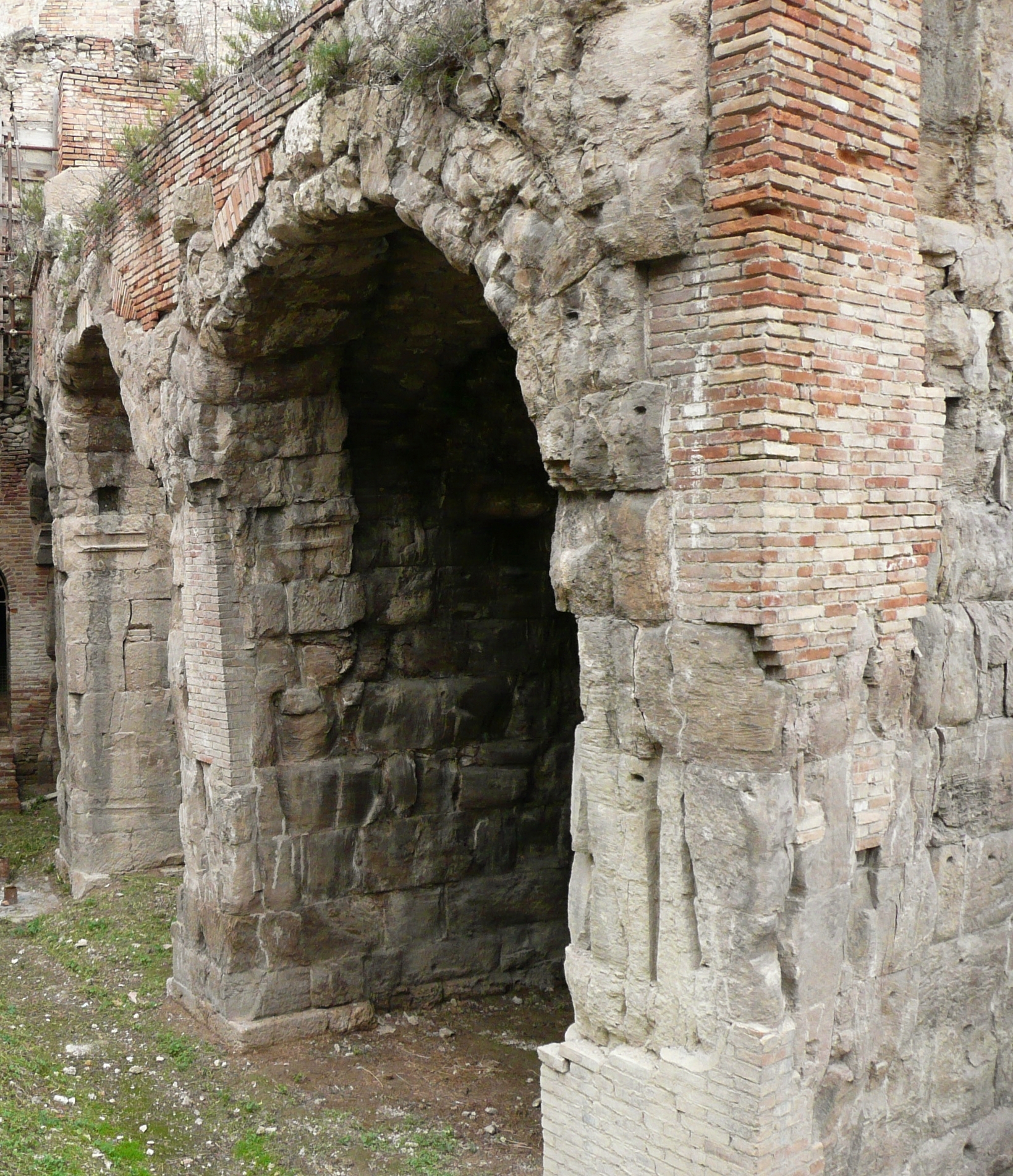 Teatro Romano De Téramo