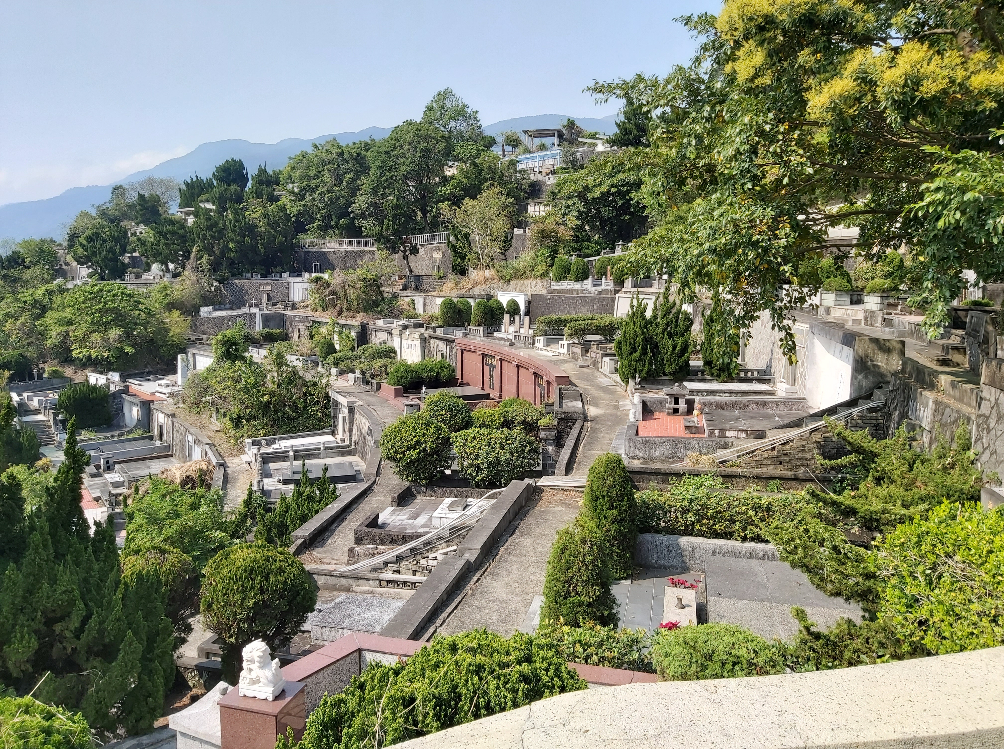 Yangmingshan Cemetery