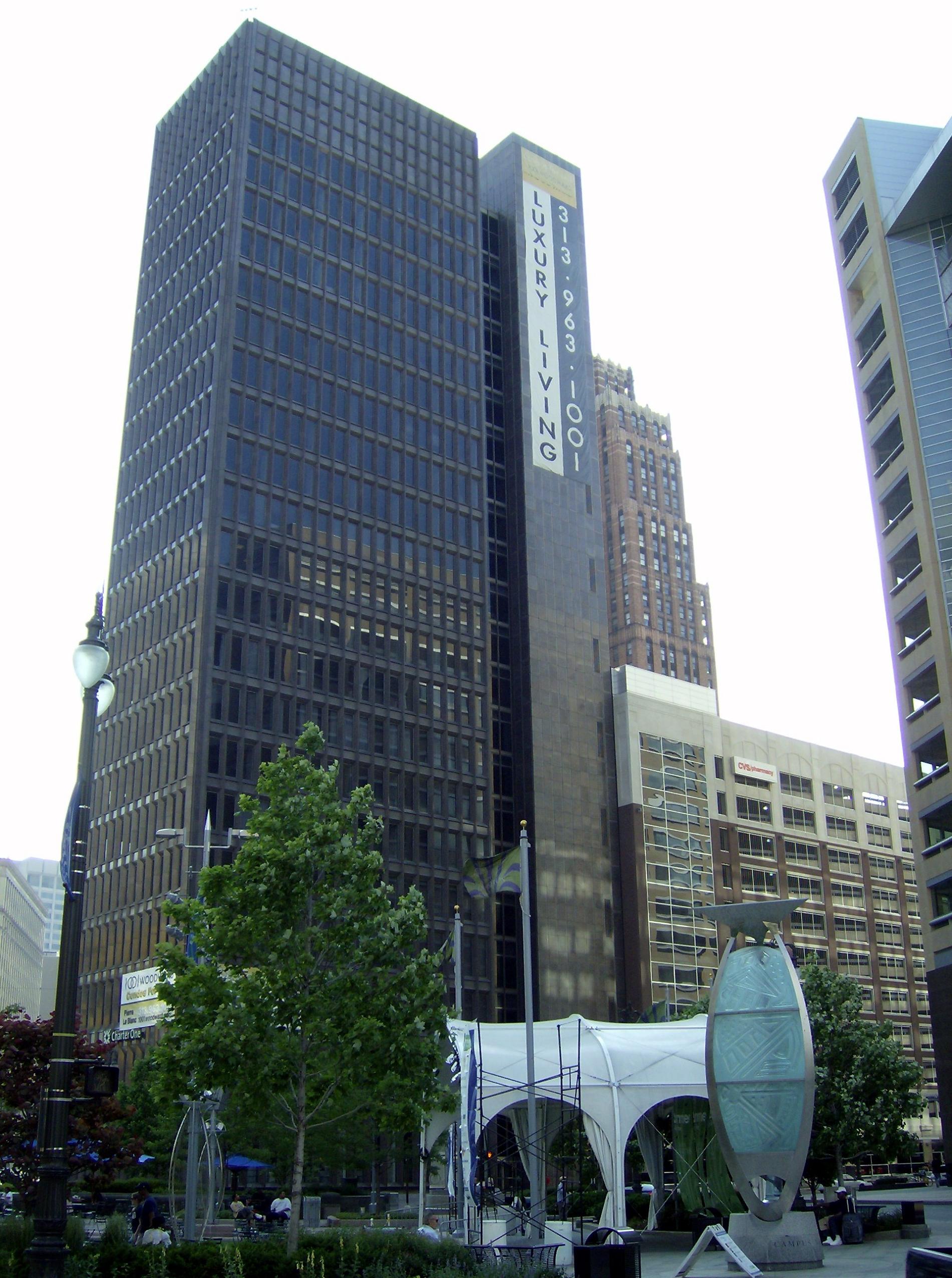 1001 Woodward