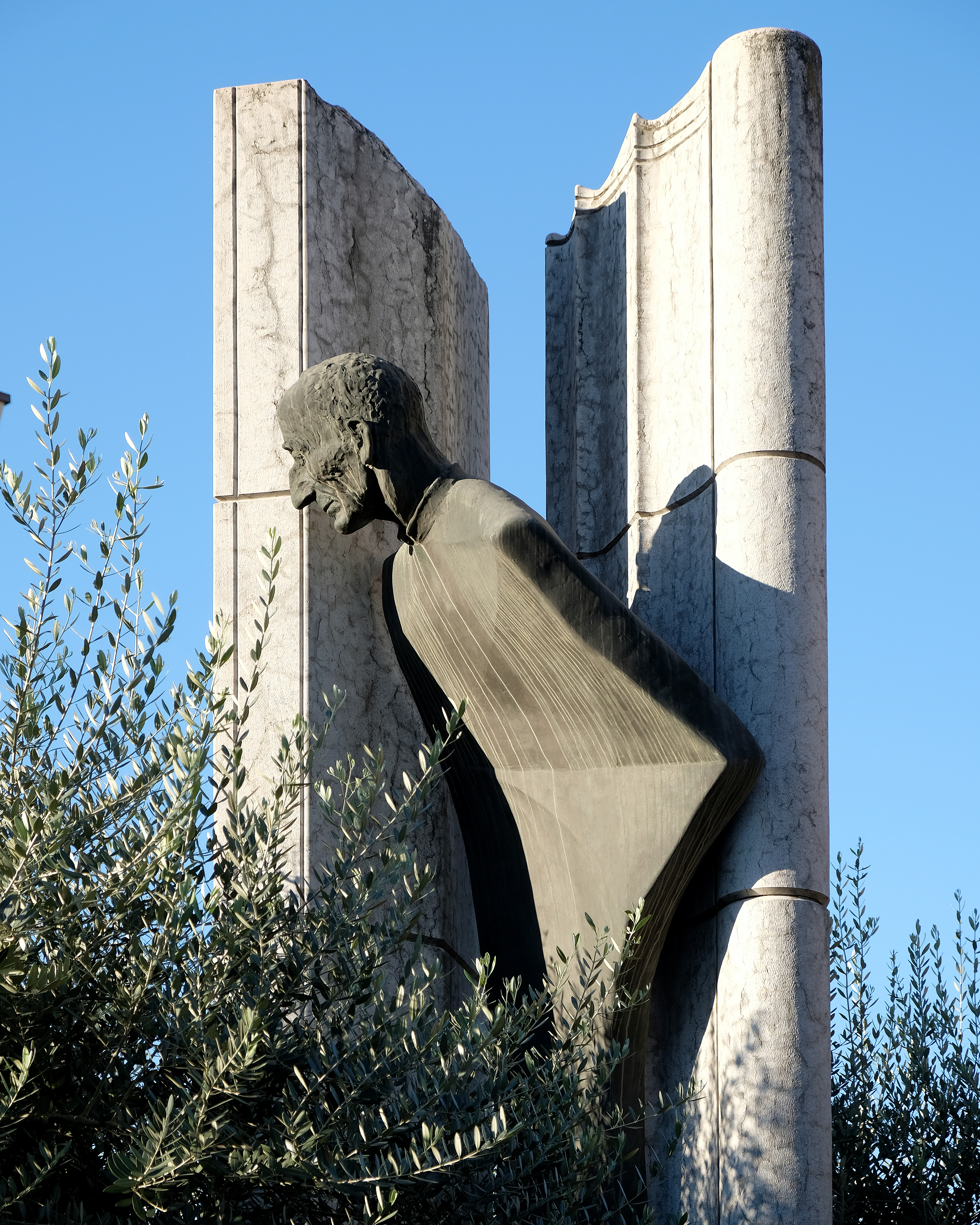 Monument À Giuseppe Chiot