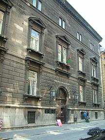Trefort Street, 3