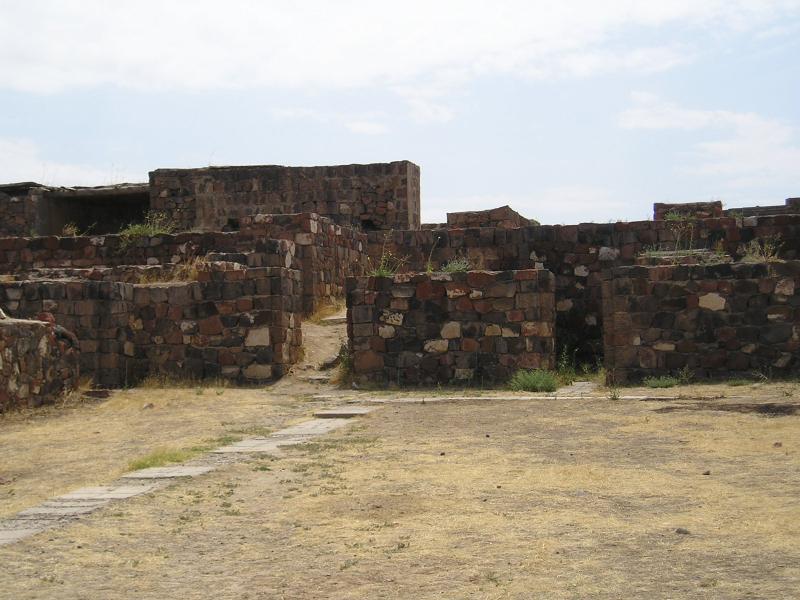 एरेबुनी किला