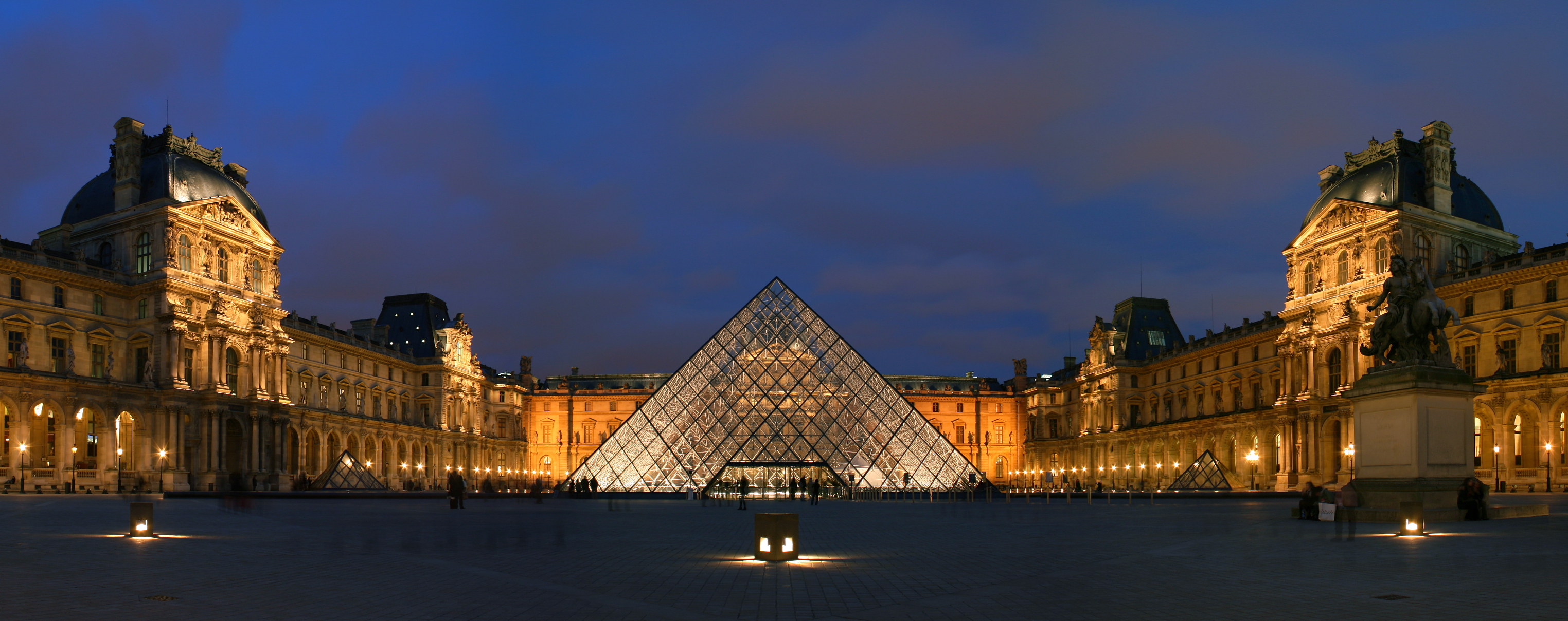 Museo Del Louvre