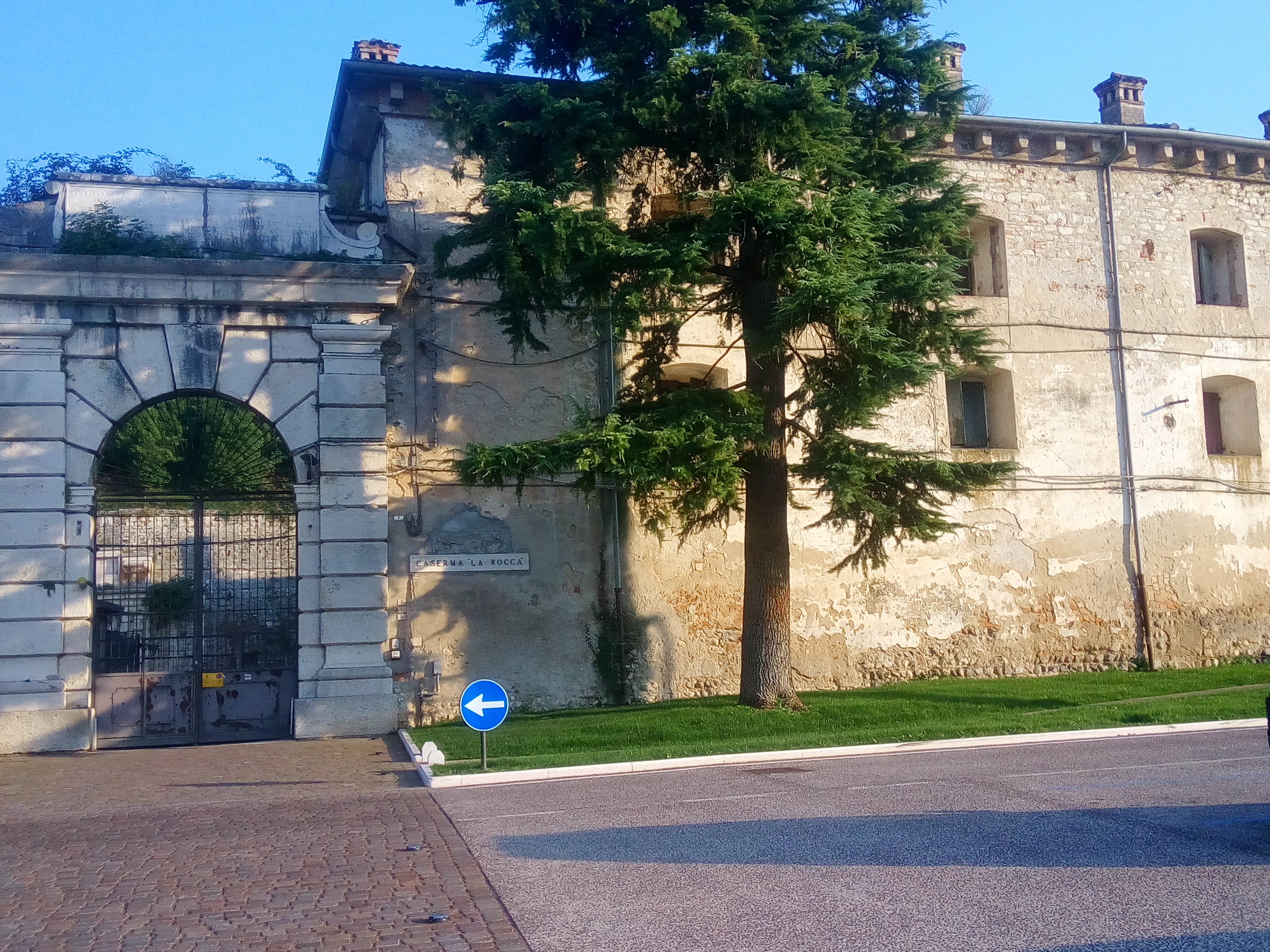 Cuartel La Rocca