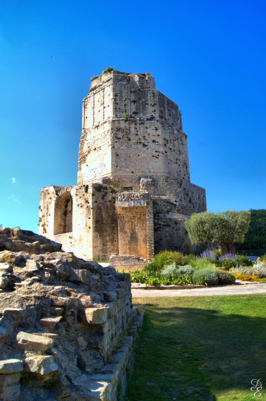 Murallas Romanas De Nîmes