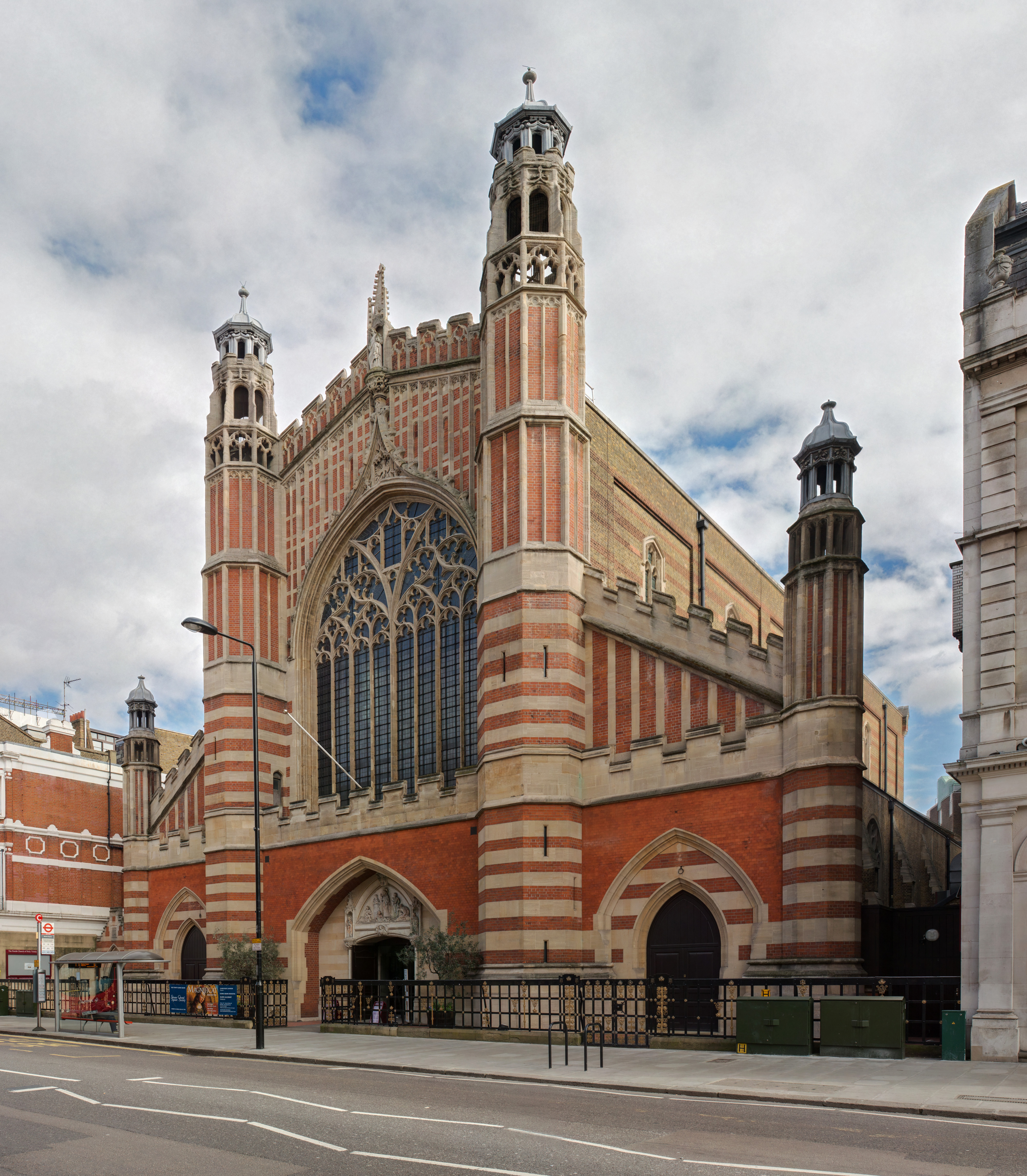Sainte Trinité, Sloane Street