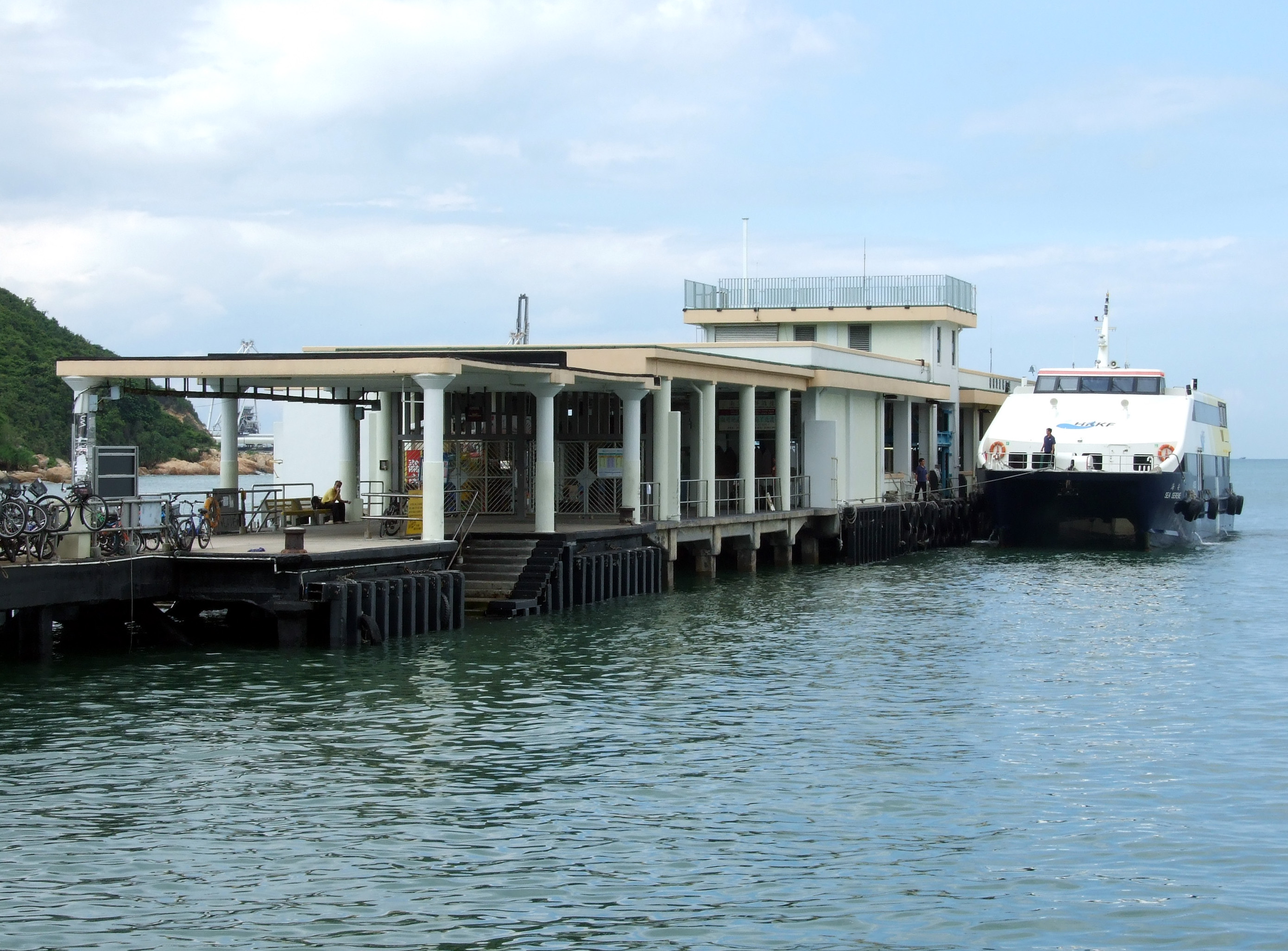 Yung Shue Wan Ferry Pier