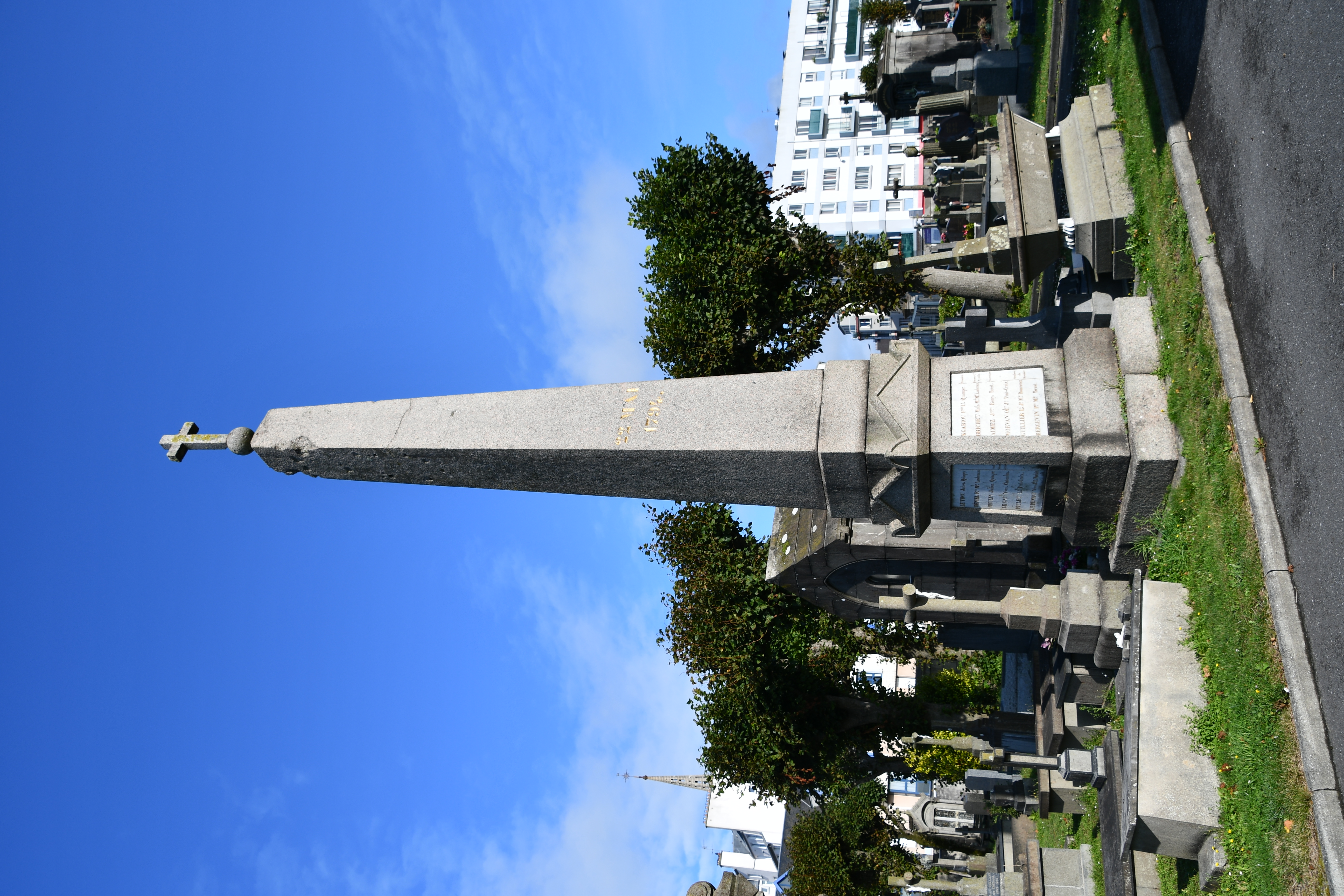 Monument Aux Administrateurs Du Finistère