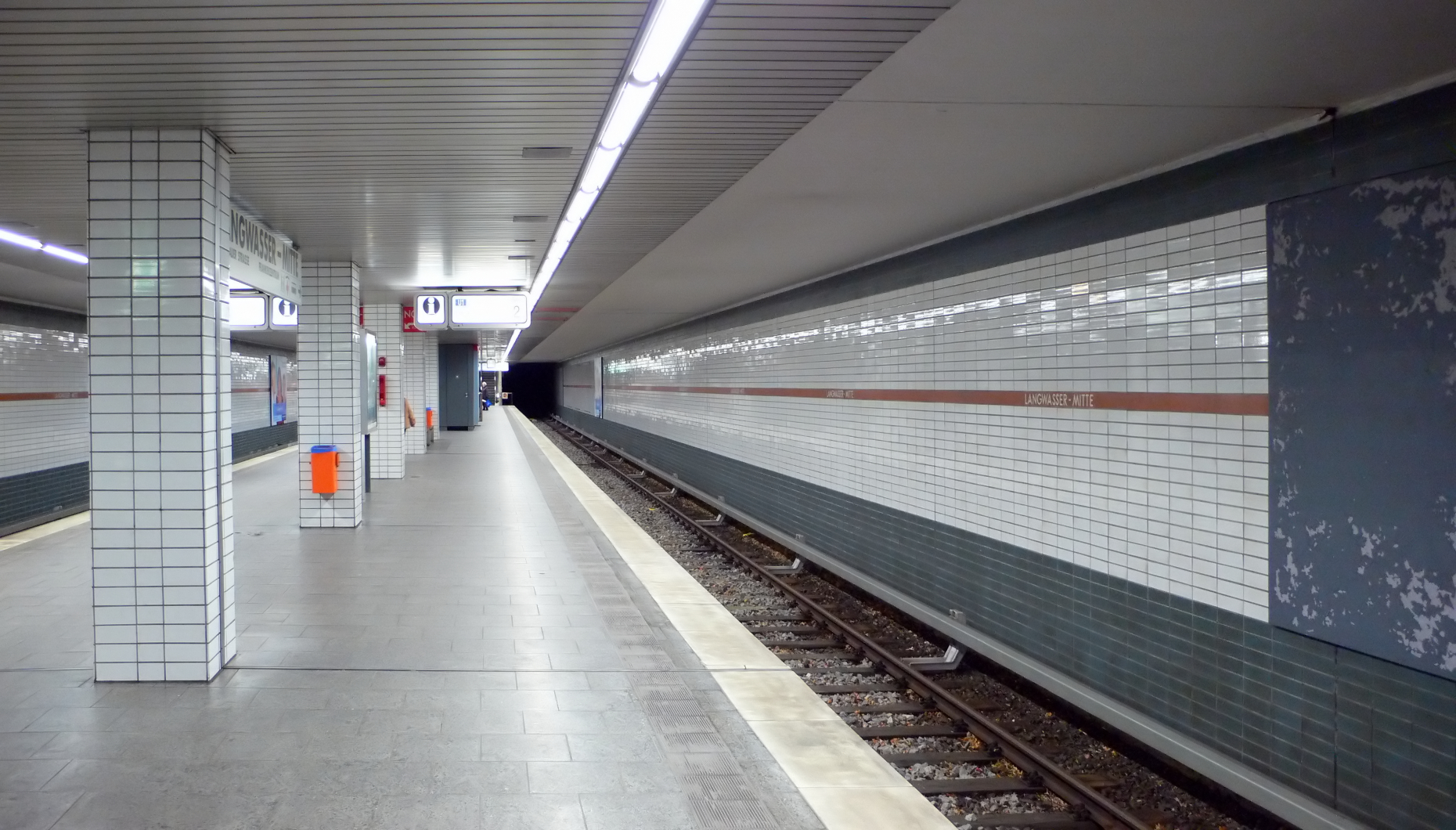 Estación De Metro Langwasser Mitte