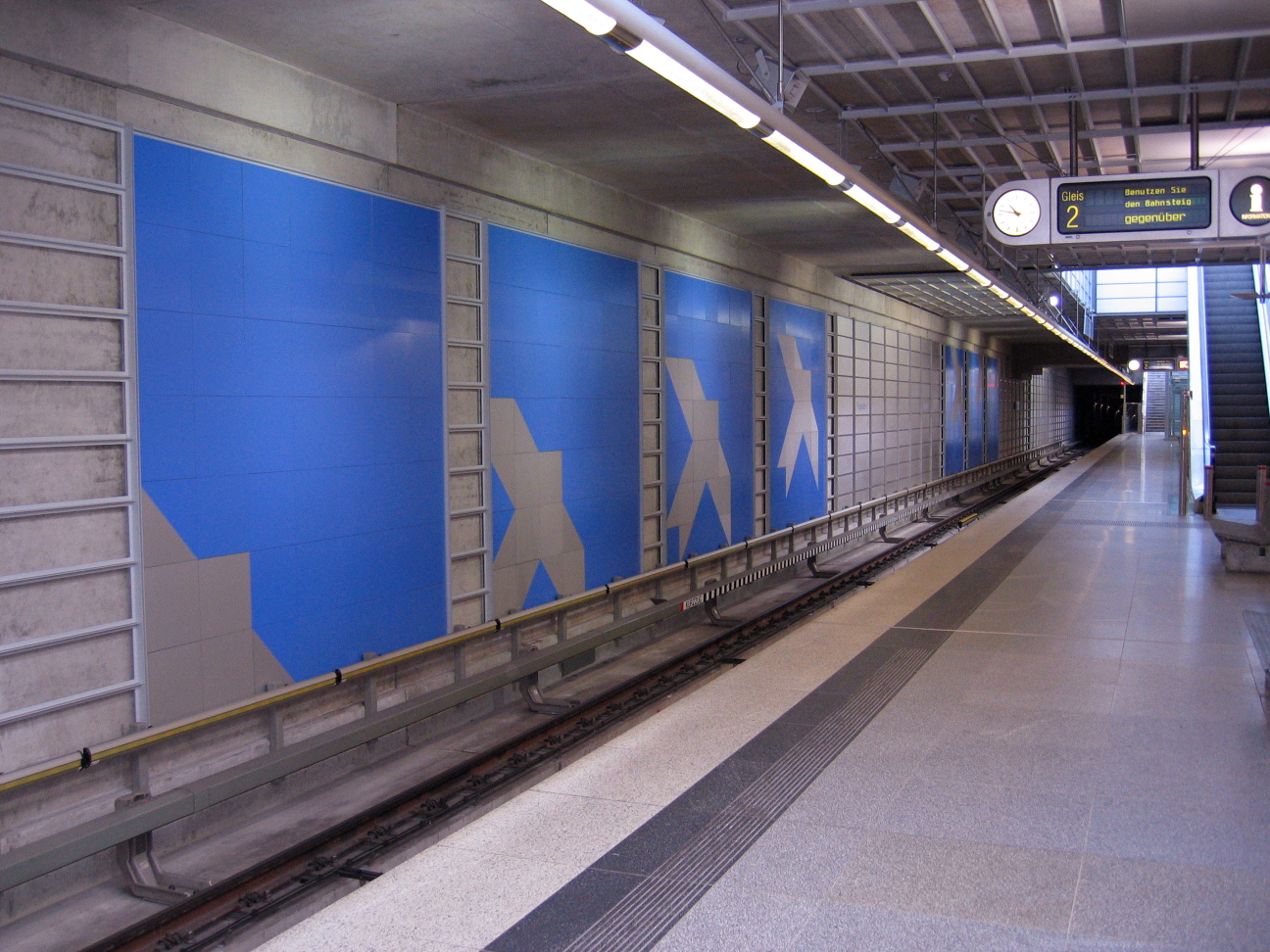 Estación De Metro Del Aeropuerto