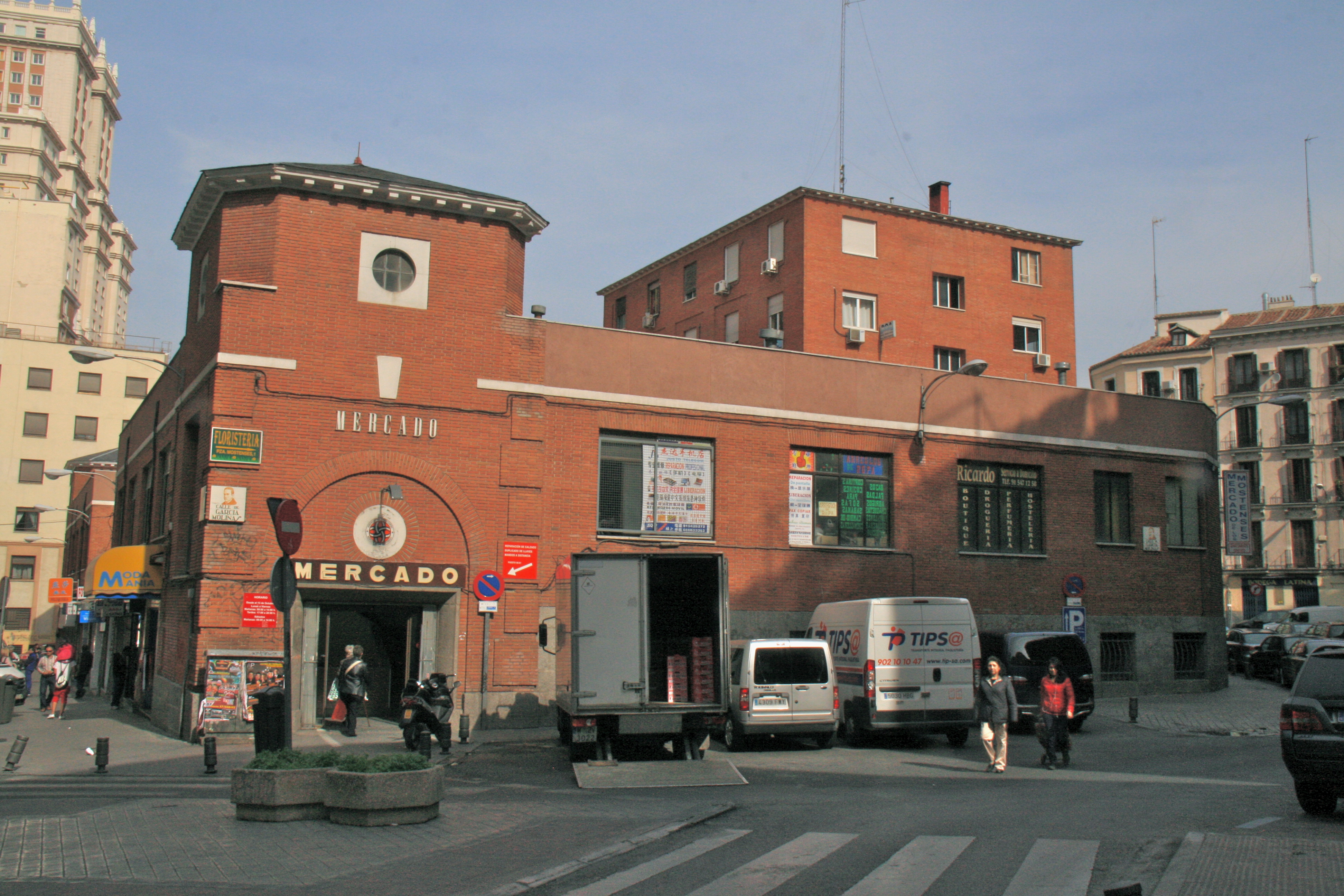 Mercado De Los Mostenses