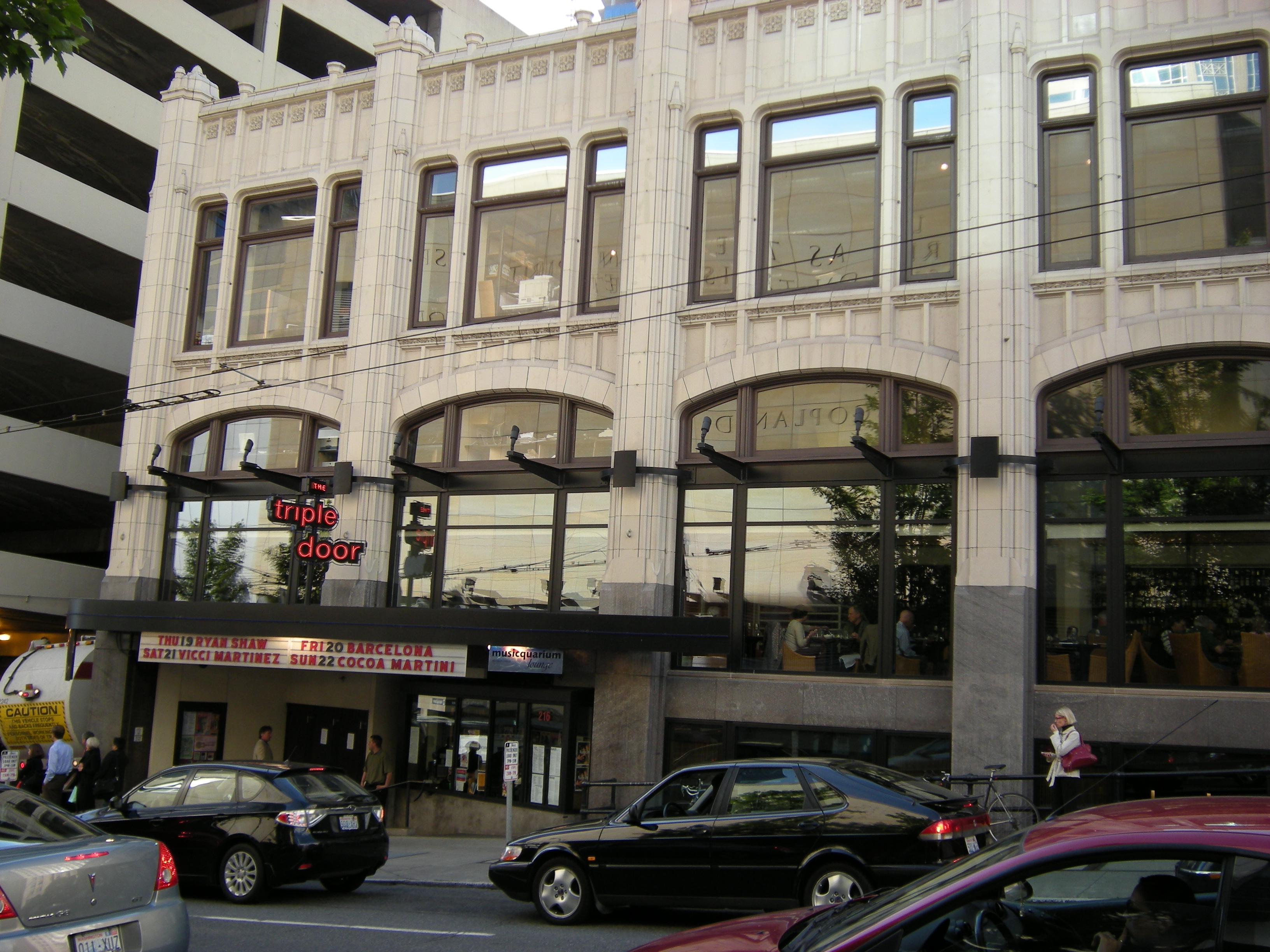 La Triple Puerta