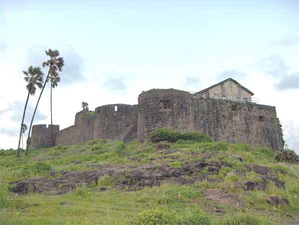 Isola Madh