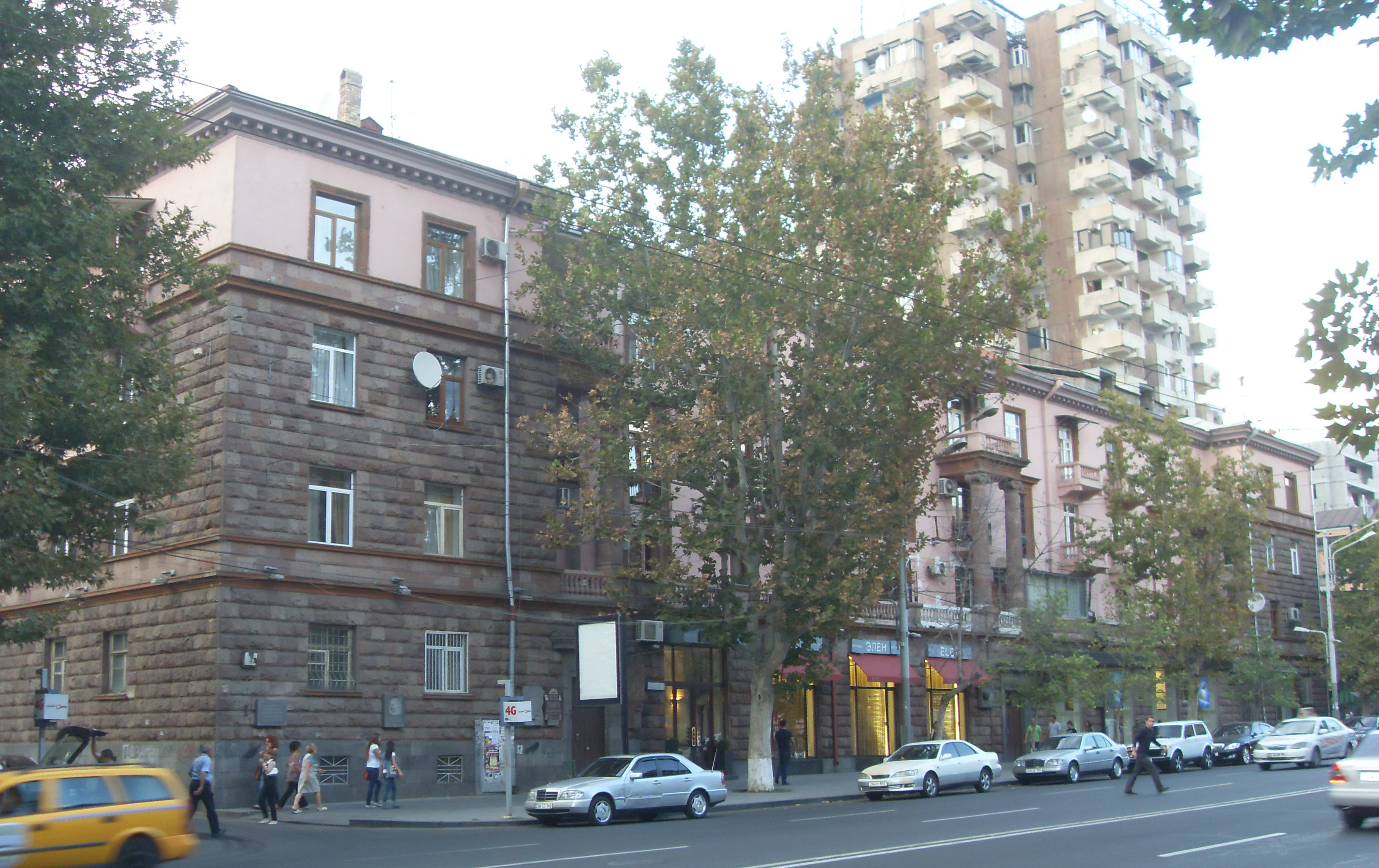 Mashtots Avenue, 9