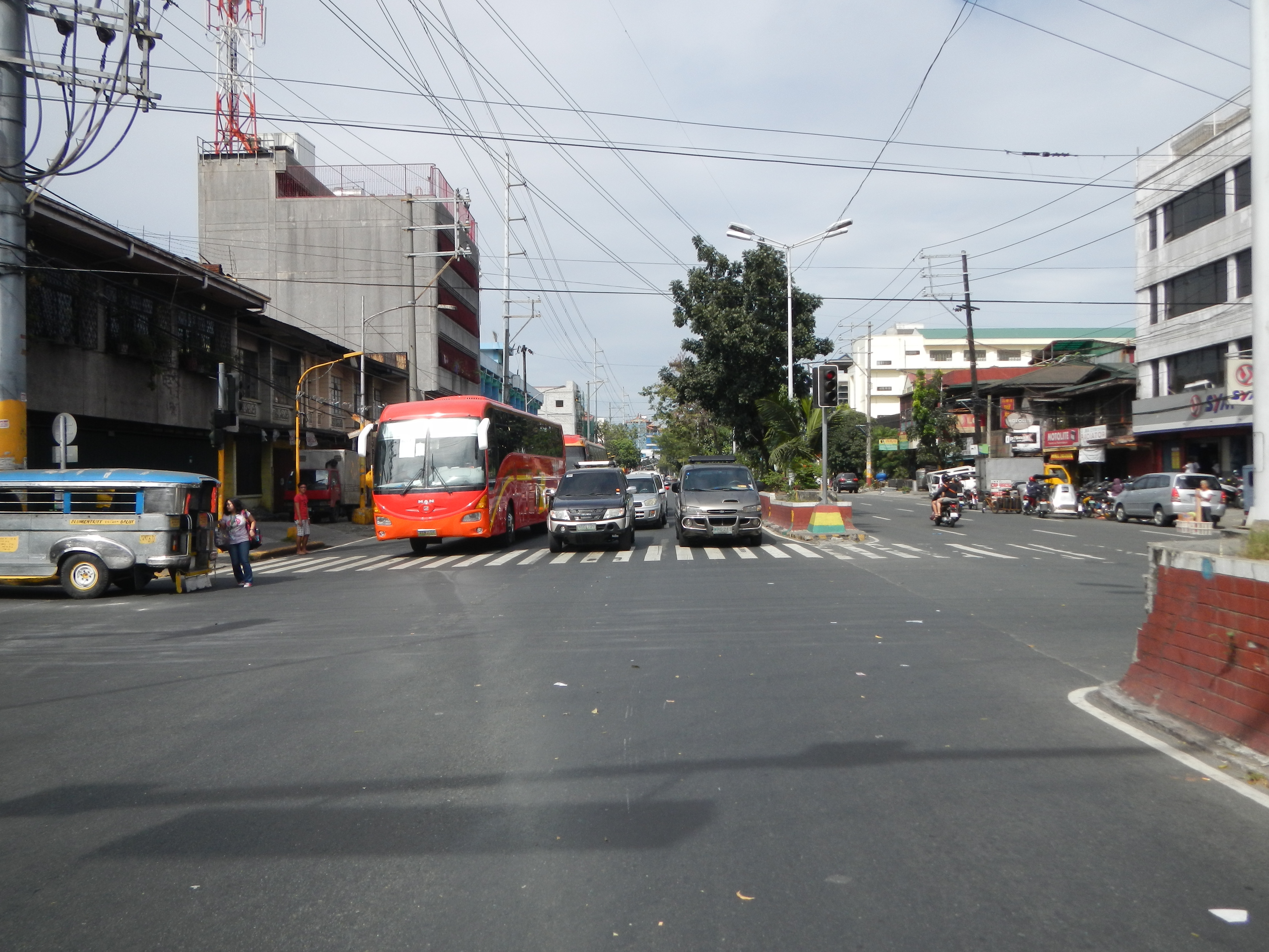 Avenida Abad Santos
