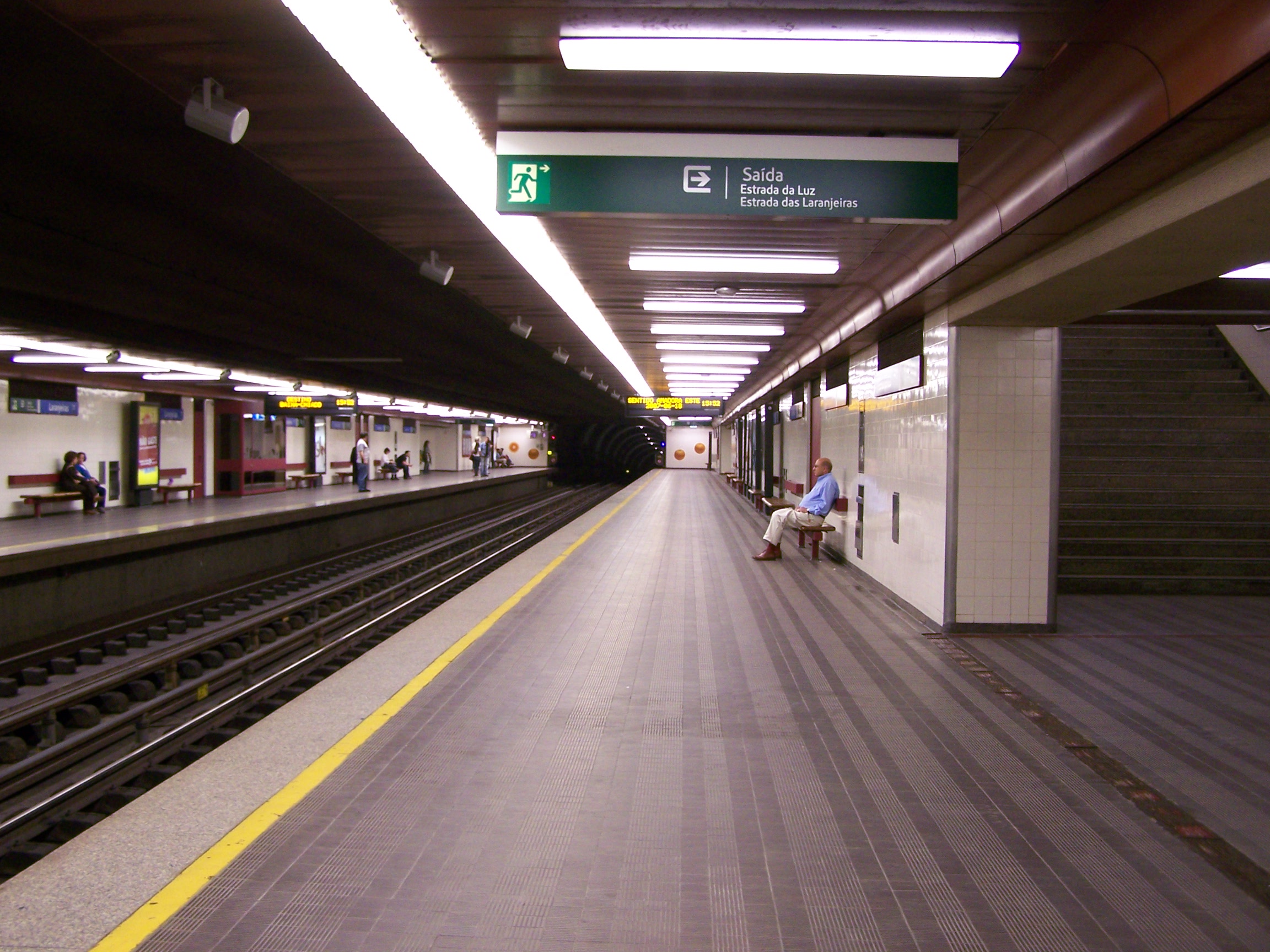 Laranjeiras Station