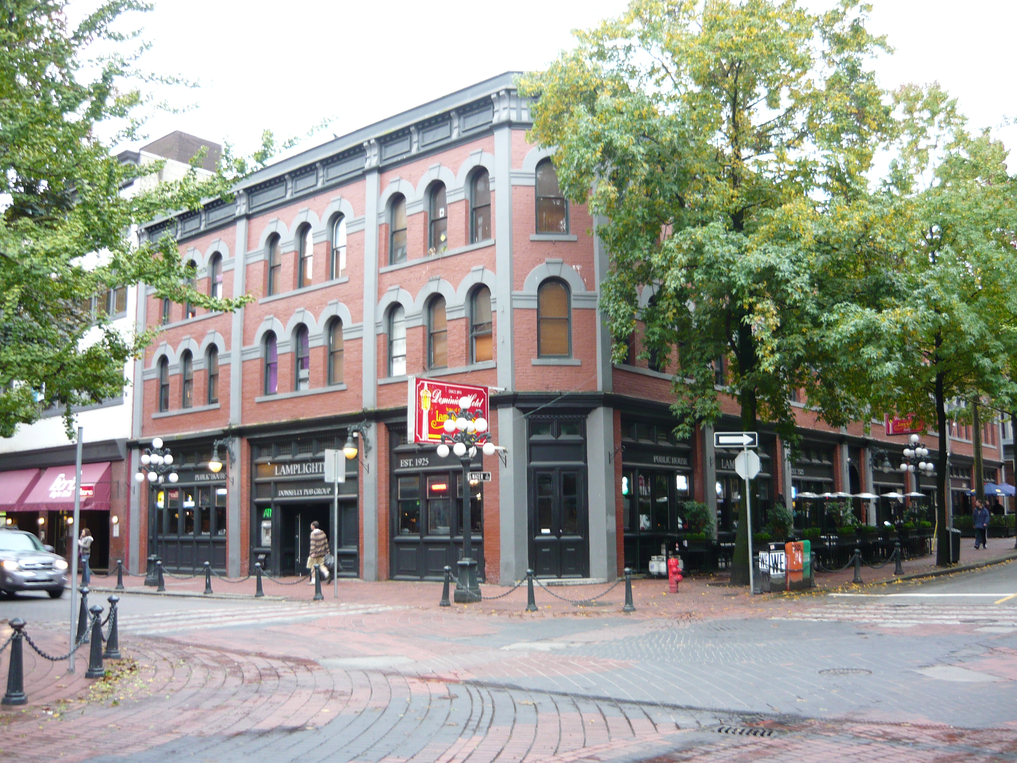 Hotel Dominion