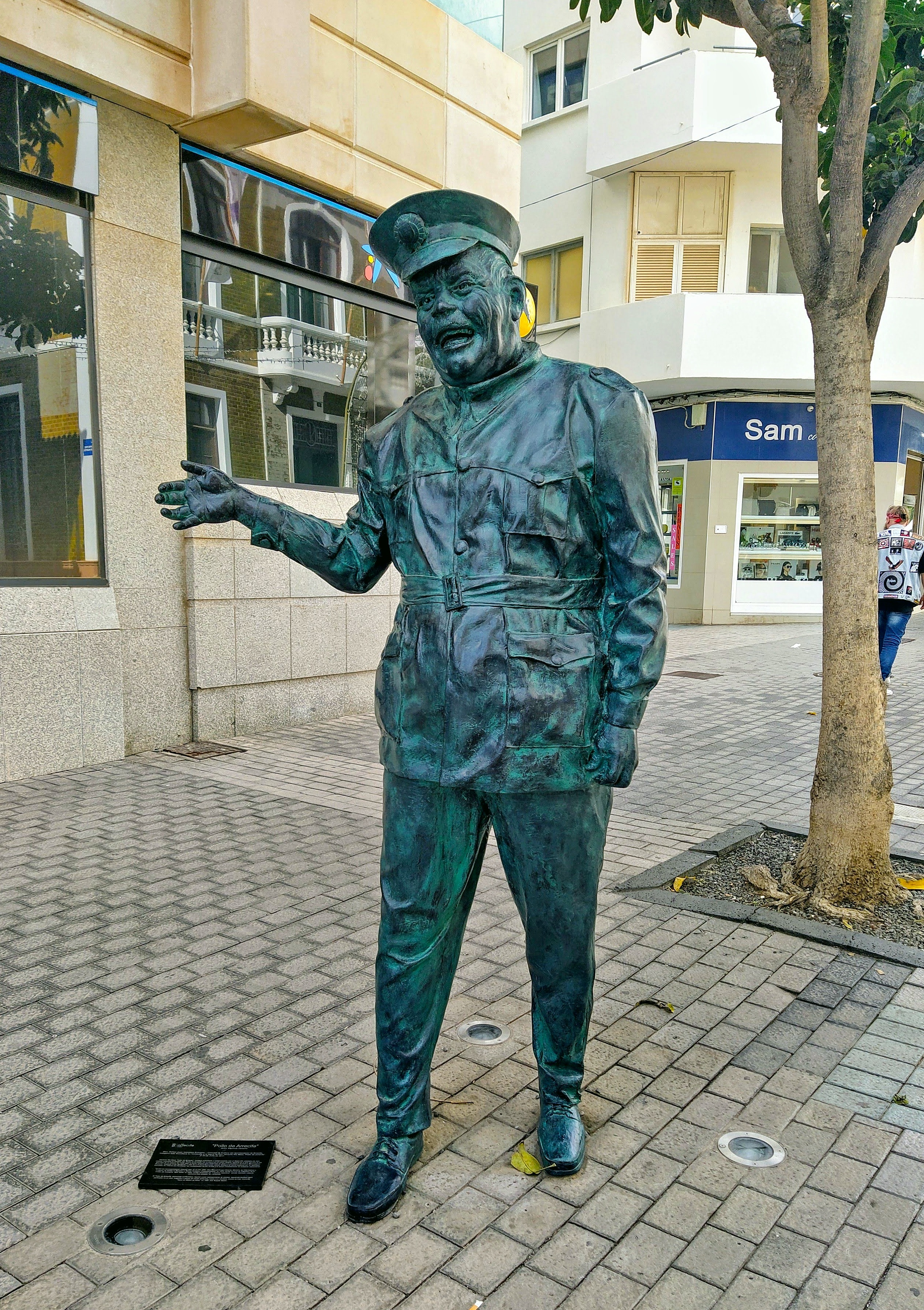 Statue De Heraclio Niz Mesa
