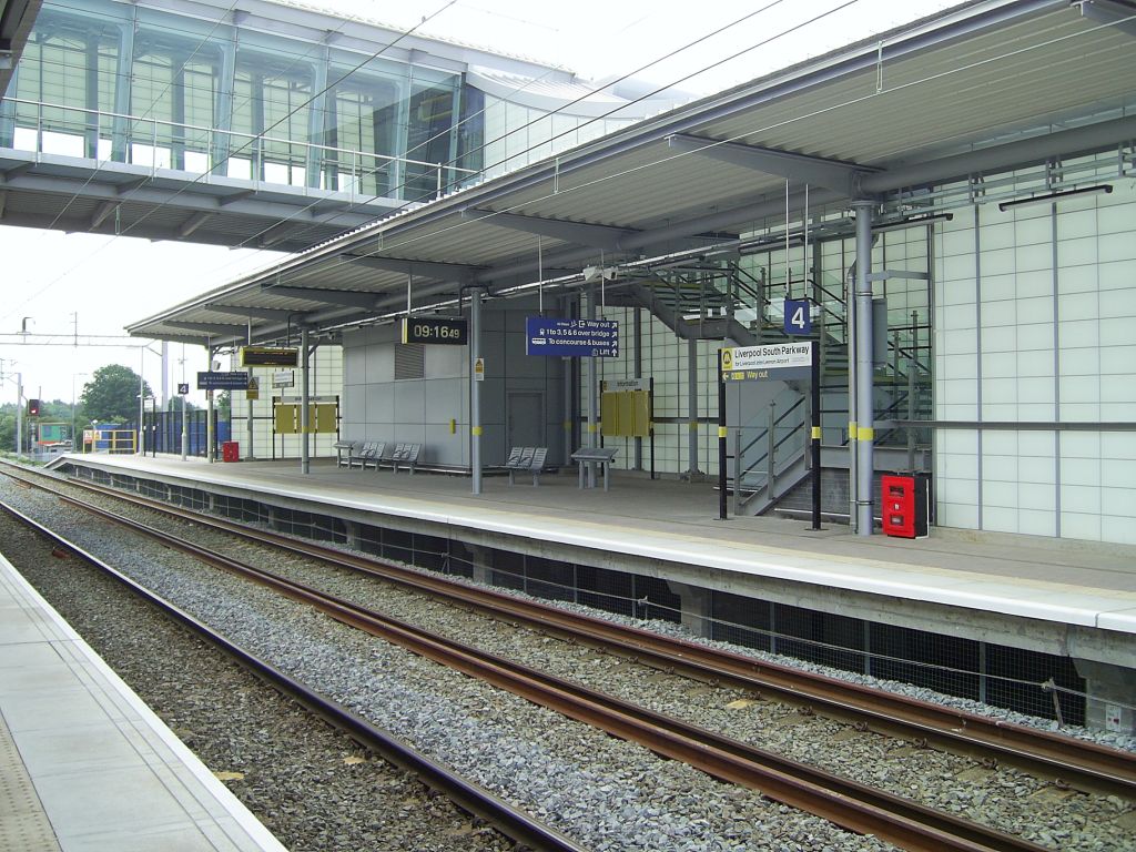 Estación De Ferrocarril Liverpool South Parkway