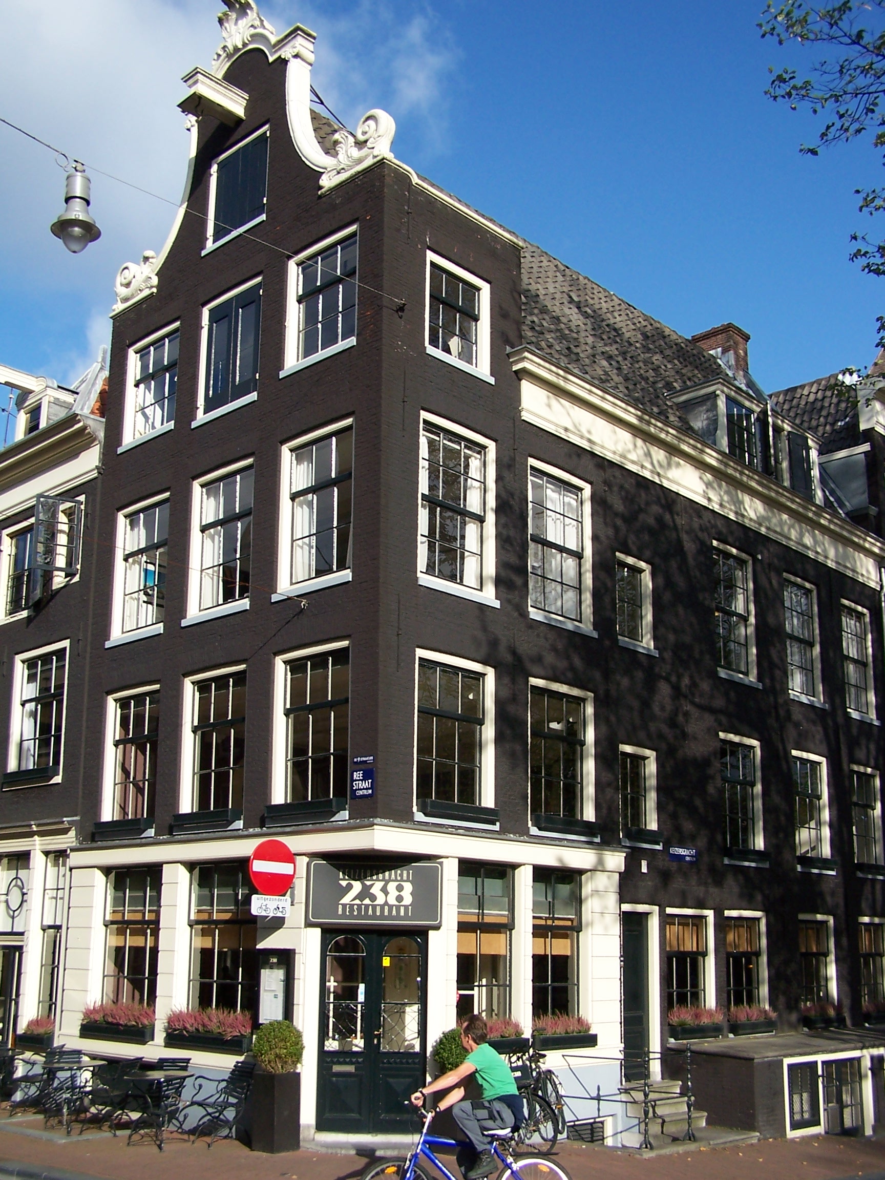 Neun Straßen