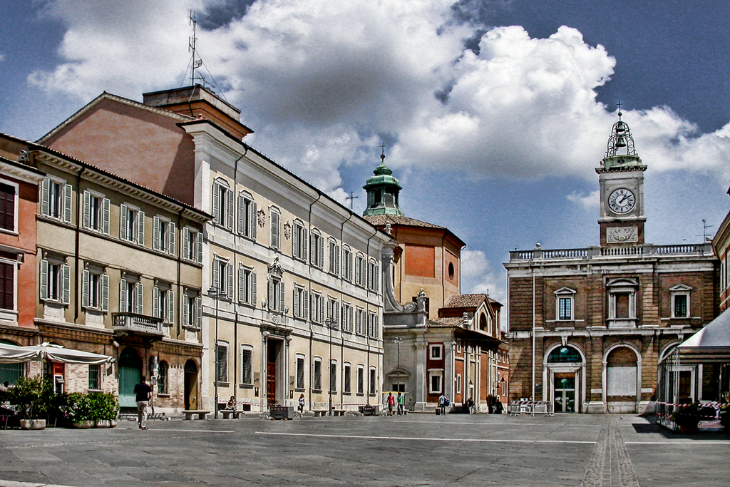 Palazzo Dei Rasponi Del Sale