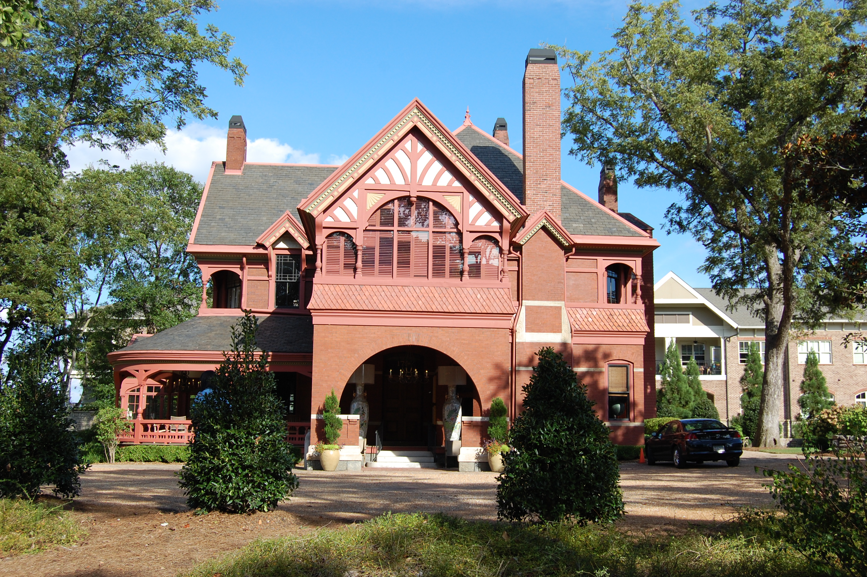 Edward C. Peters Haus