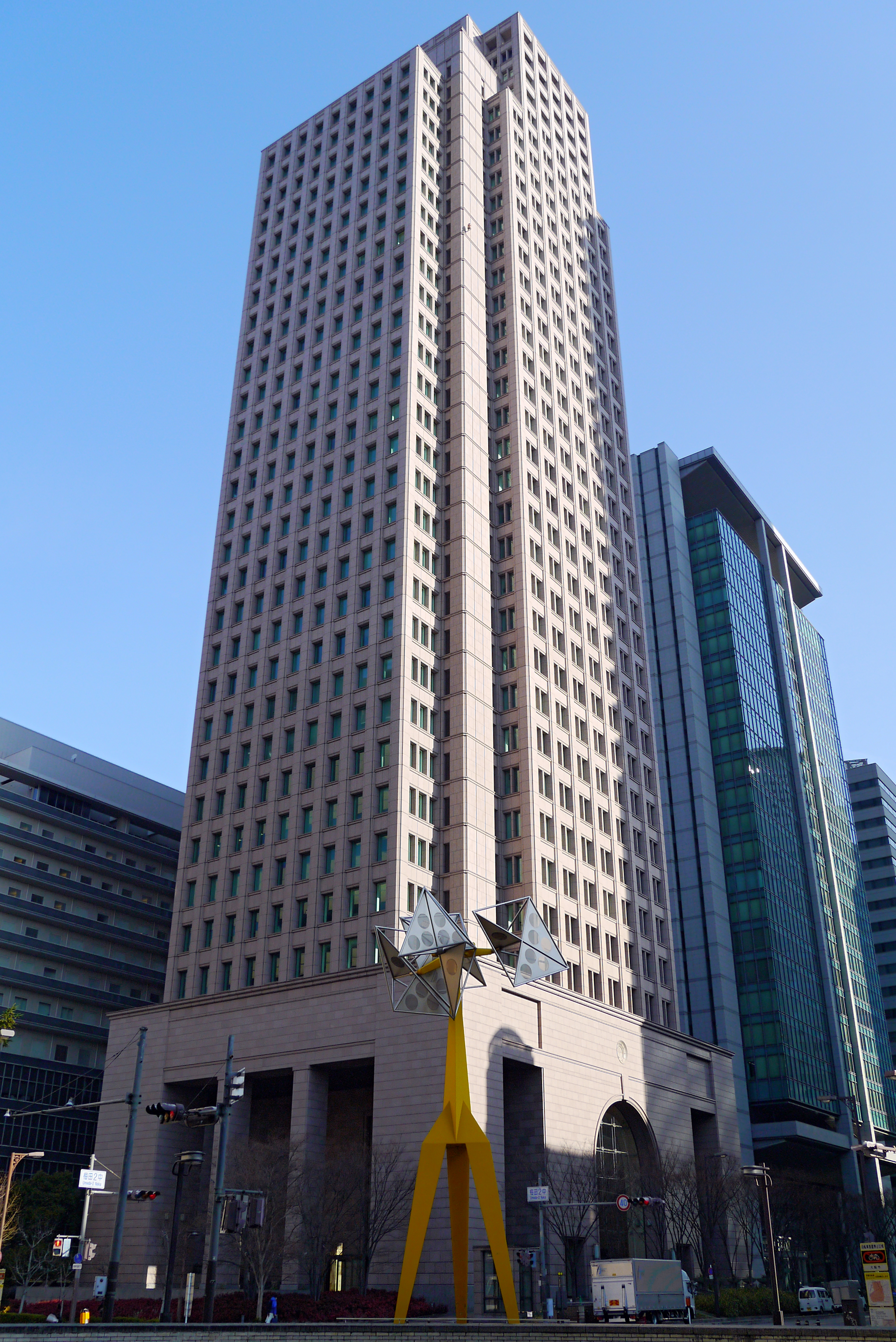 Здание Meiji Yasuda Life Osaka Umeda