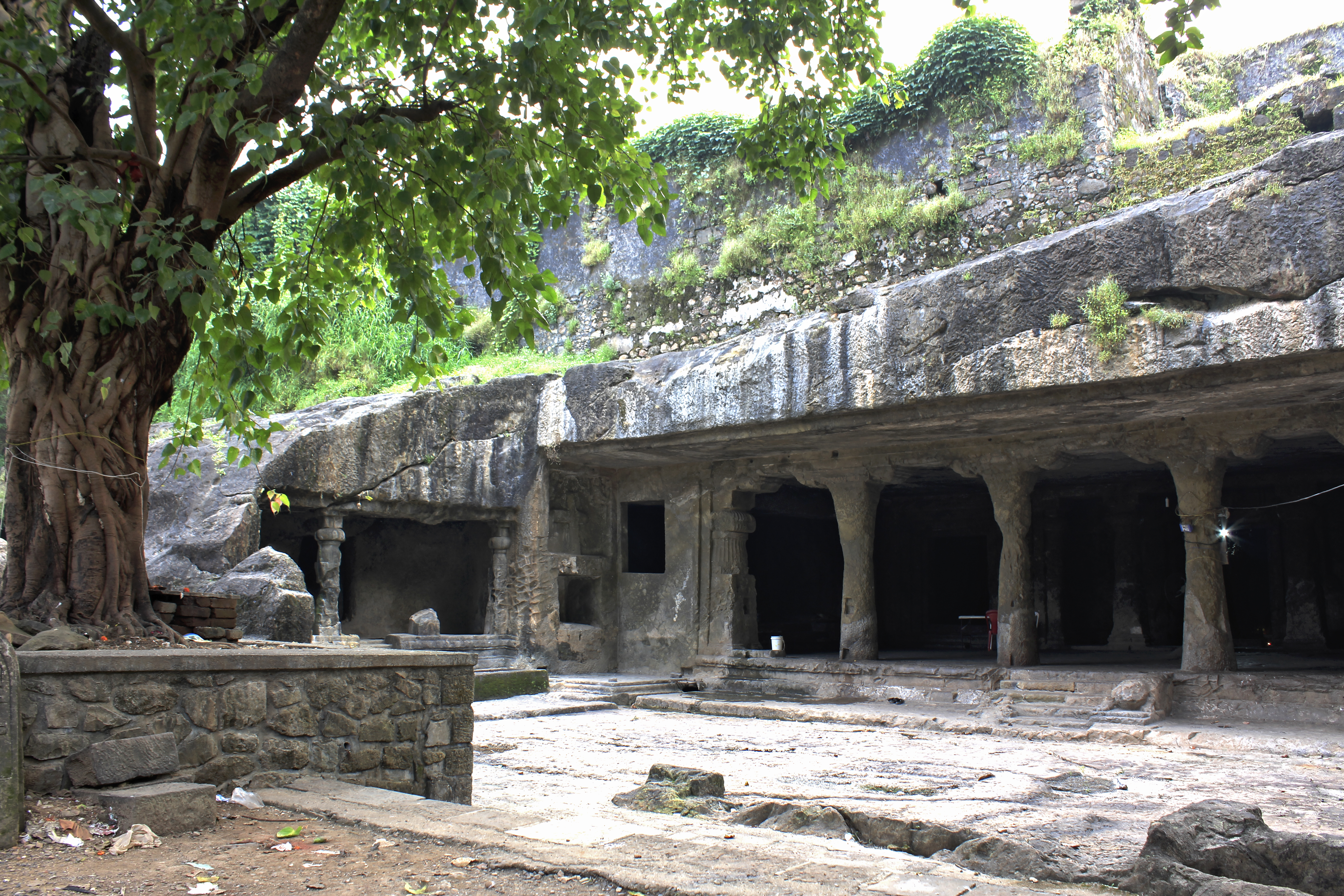 Grotte Di Mandapeshwar