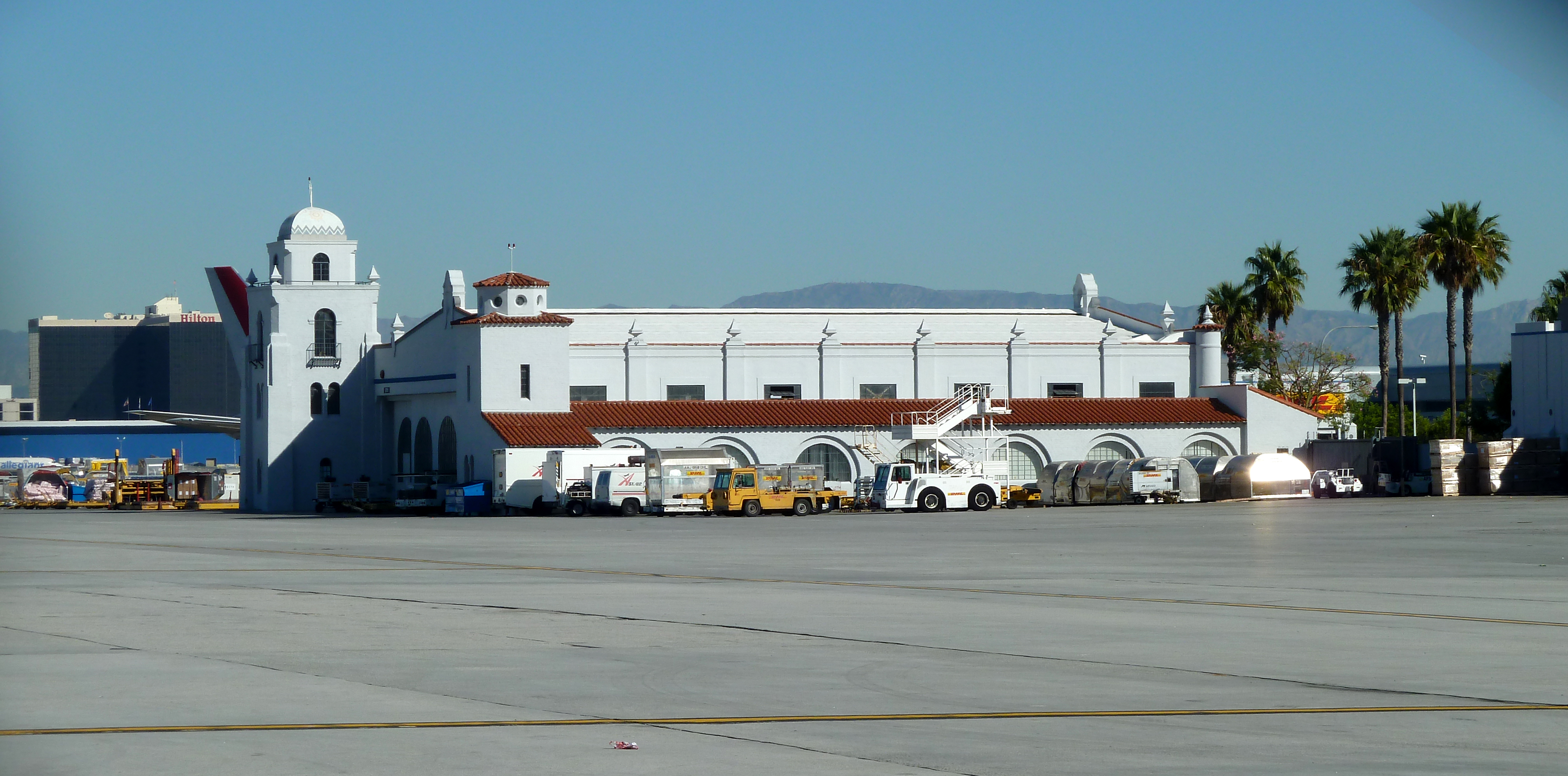 Hangar Um