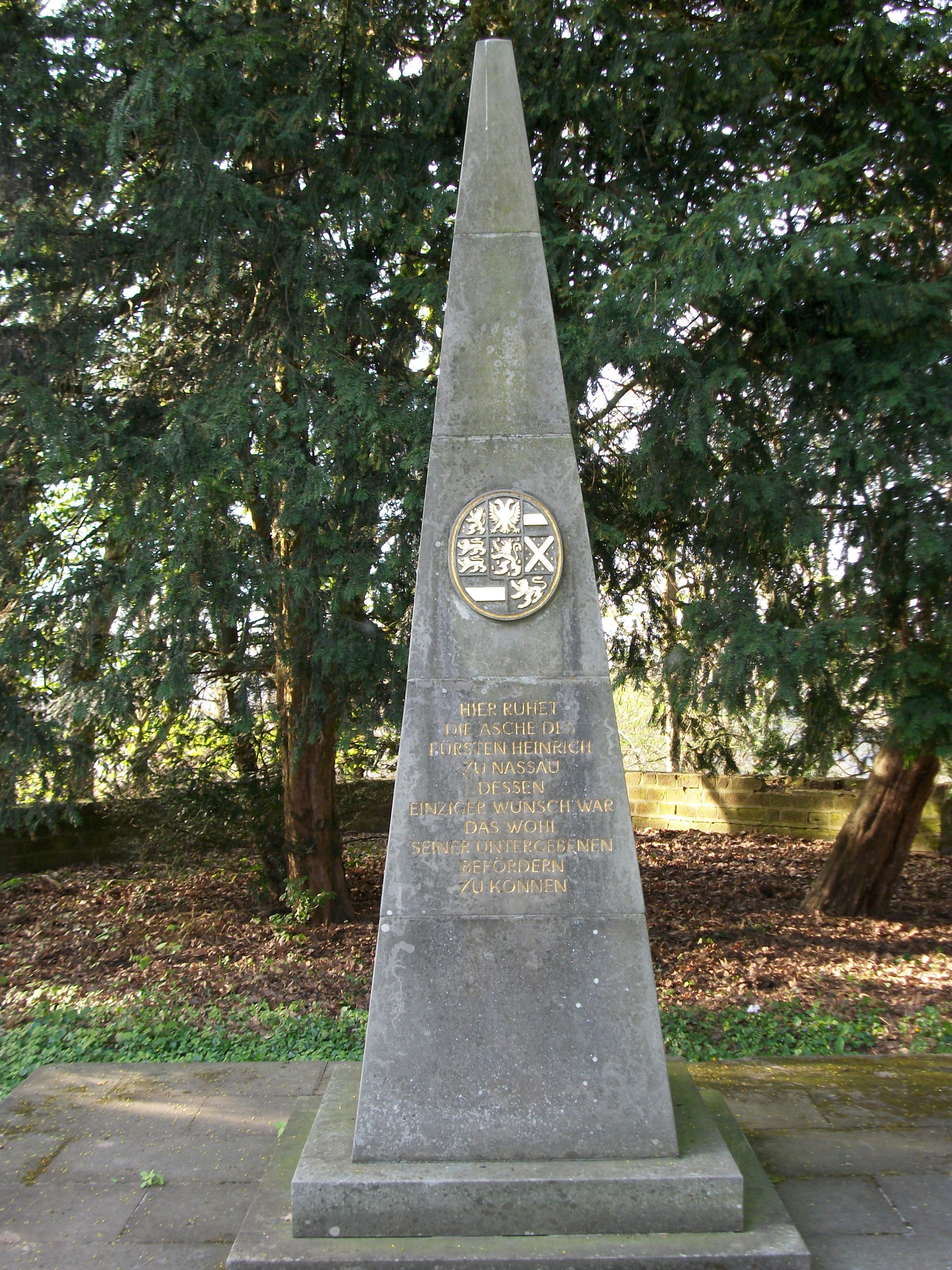 Hrobka Prince Heinricha Z Nassau-Saarbrücken