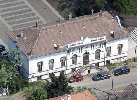 Gyula Gózon Chamber Theatre