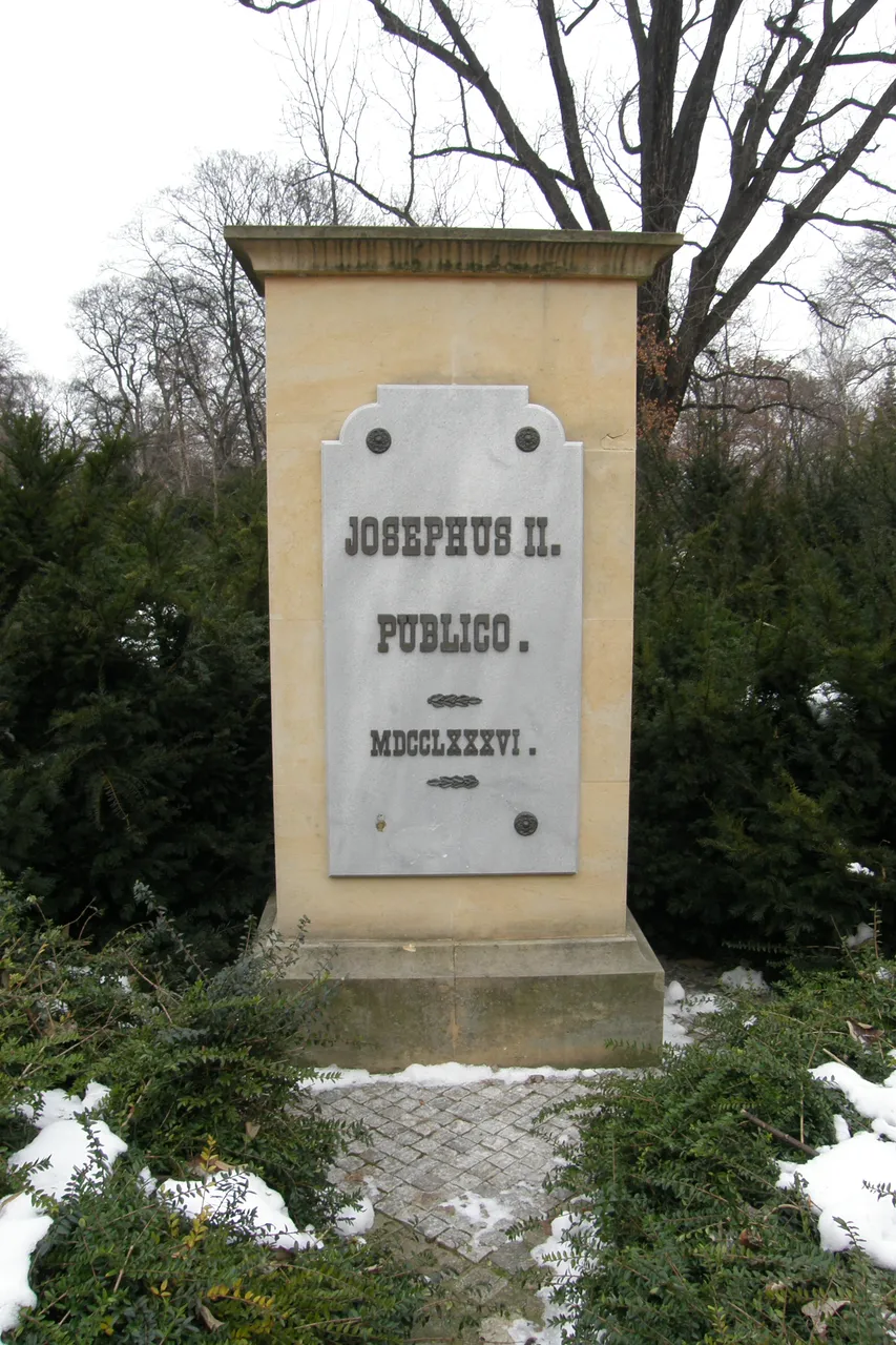 Памятник Иосифу Ii