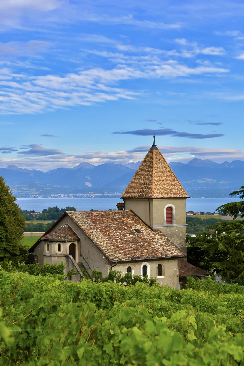 Luins Church