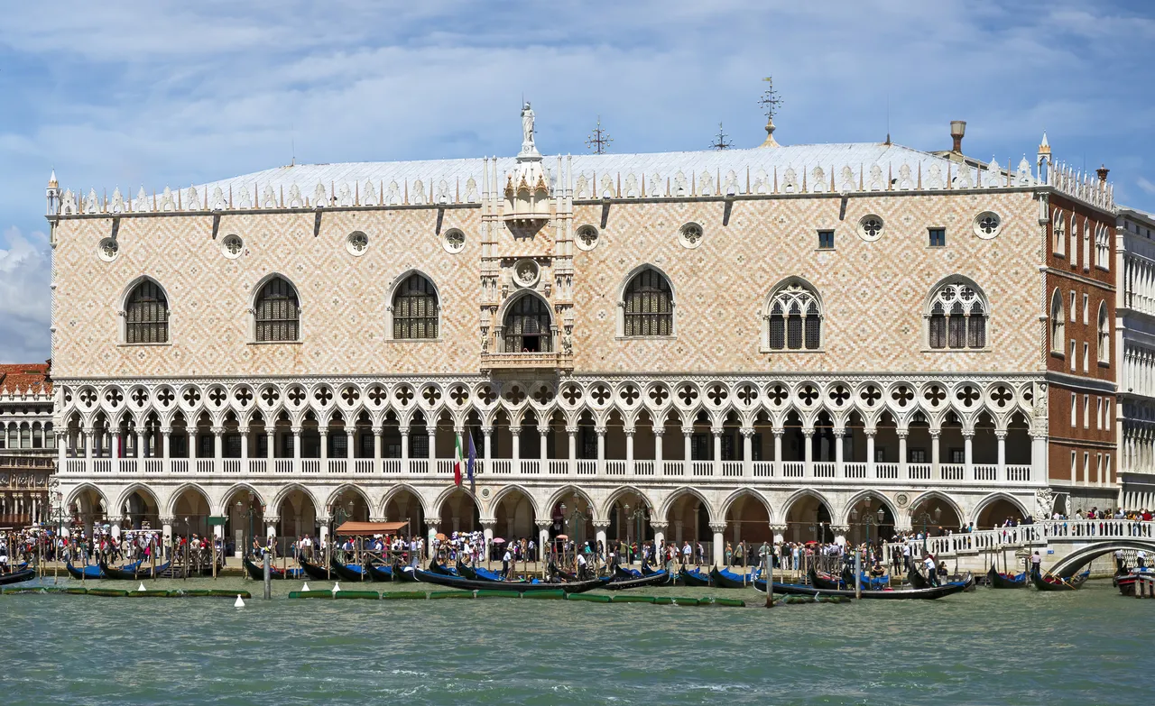 イタリア、フィレンツェにある美術館