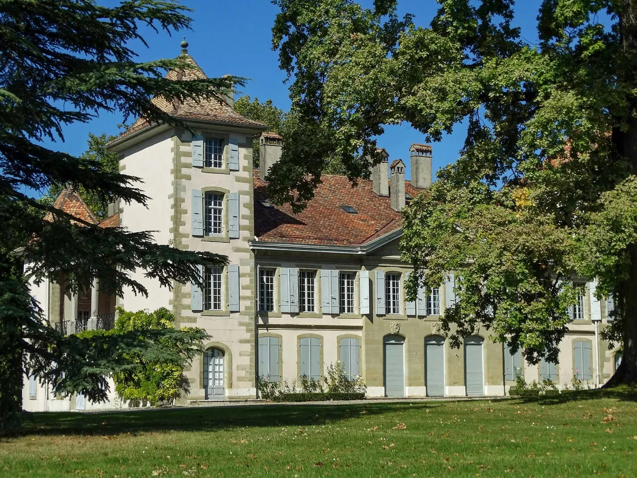 Bursinel Castle