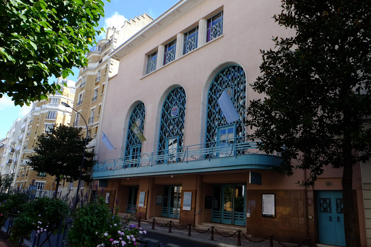 Palais Des Arts Et Des Congrès D'Issy-Les-Moulineaux