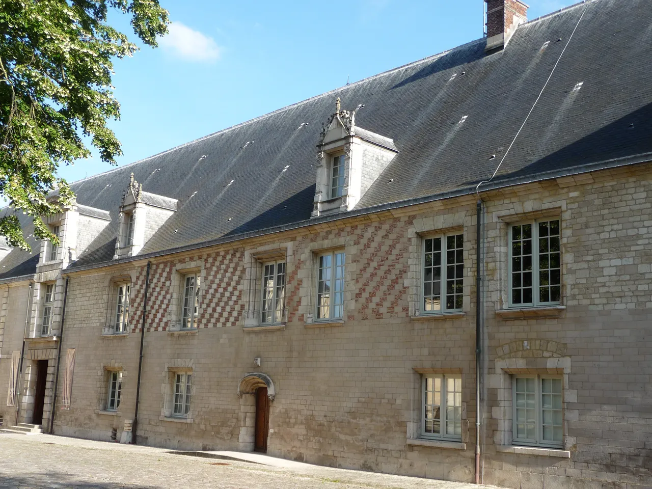 Musée D'Art Moderne De Troyes
