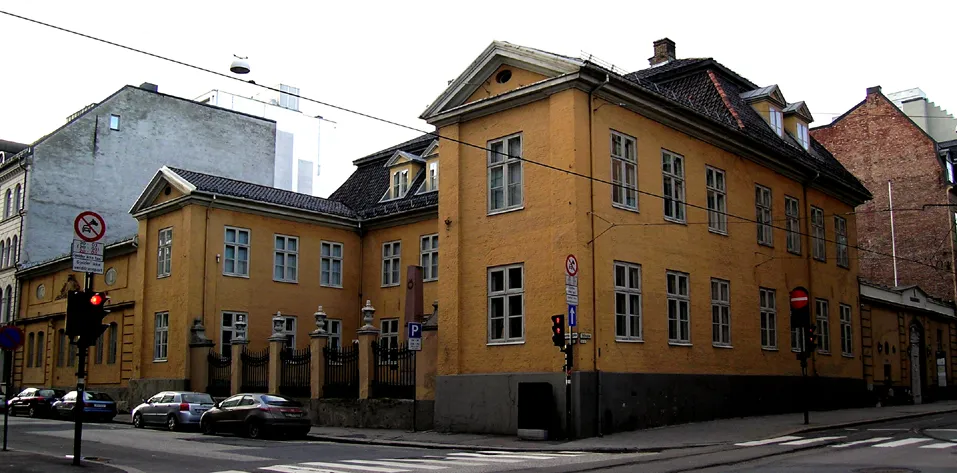 Krigsskolen - Tollbugt 10