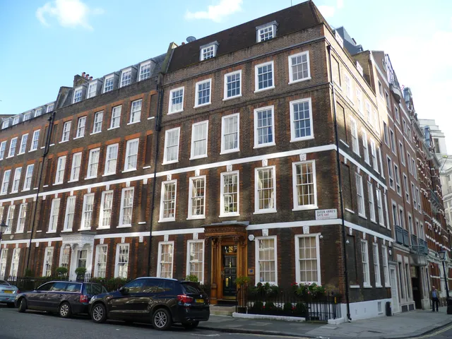 25, Queen Anne's Gate Sw1